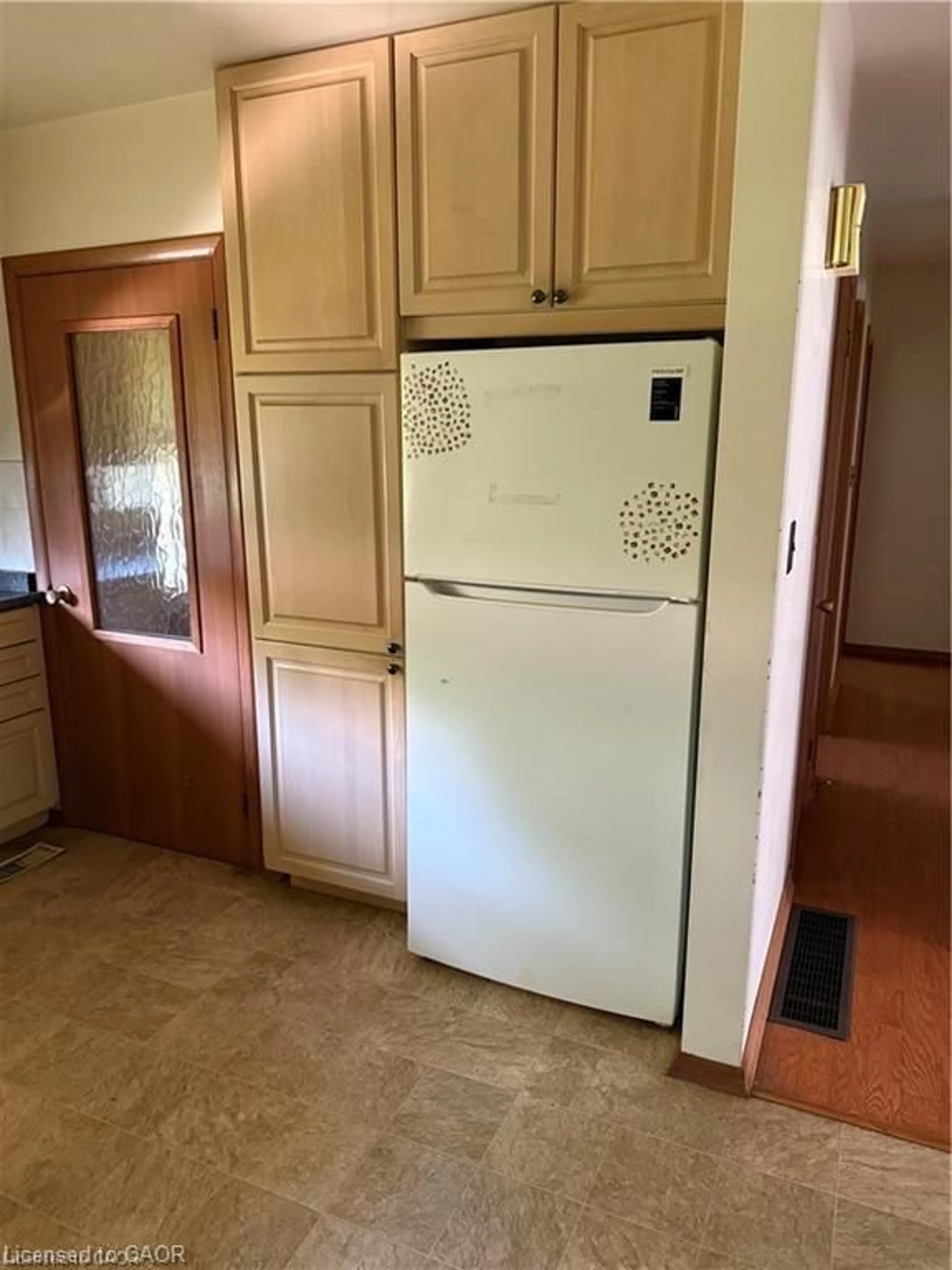 Standard kitchen, unknown for 71 Pusey Blvd, Brantford Ontario N3R 2S4