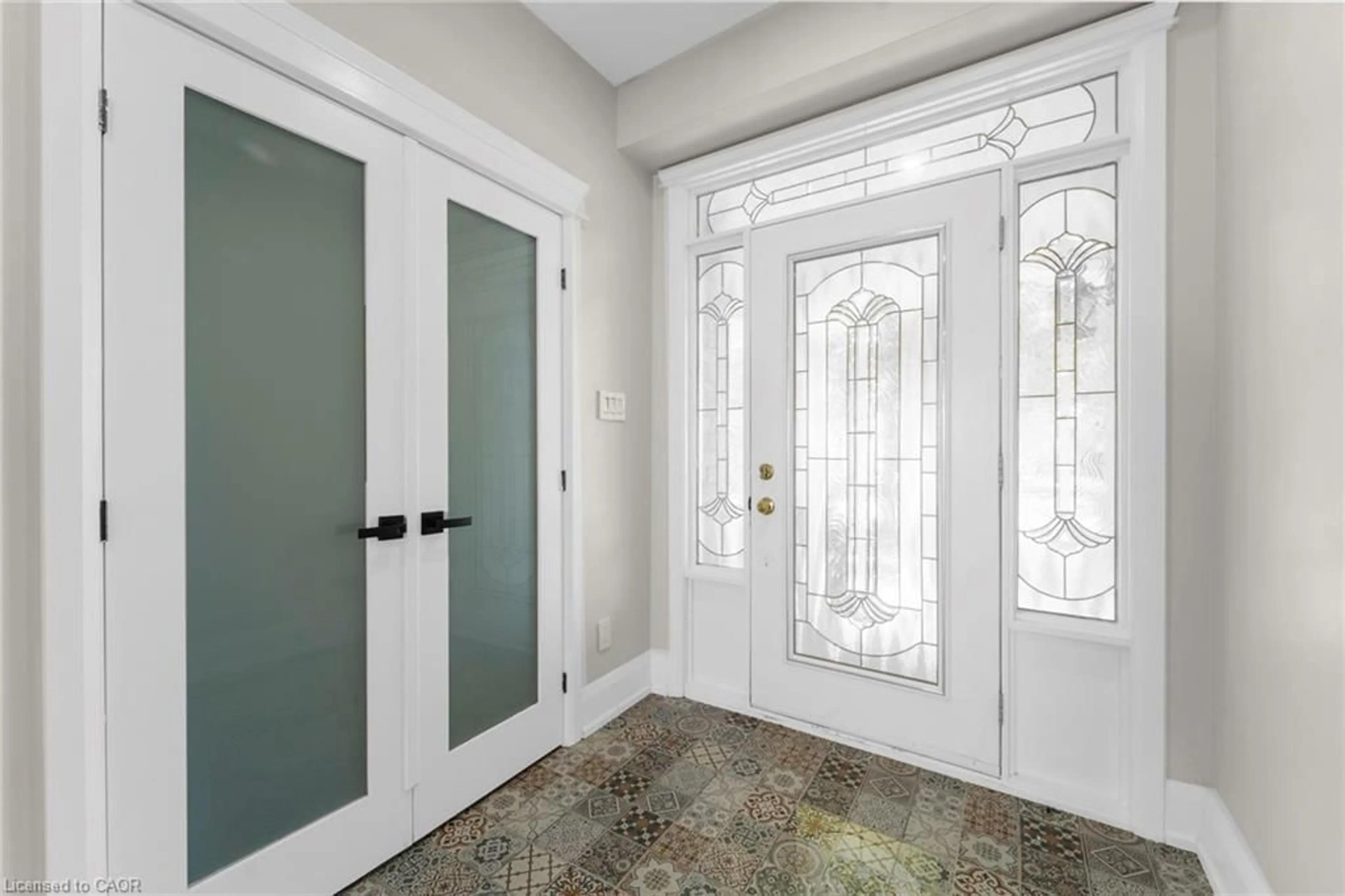 Indoor entryway for 2172 Valenceville Cres, Orleans Ontario K4A 4K4