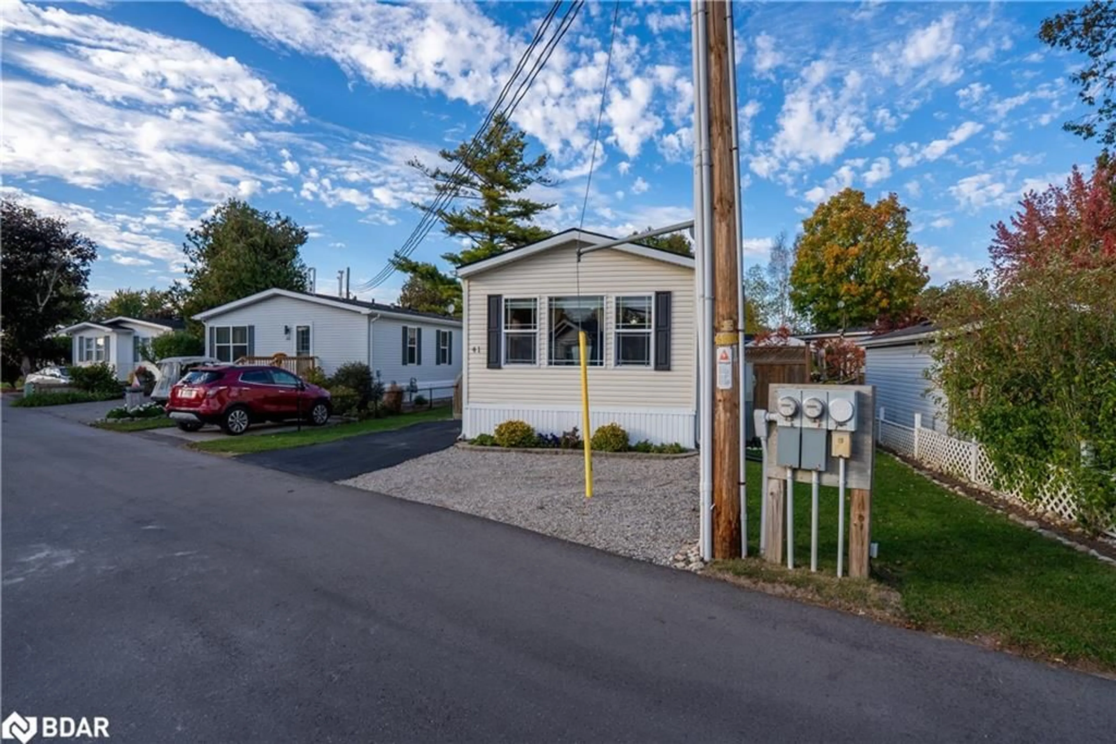 Home with vinyl exterior material, street for 41 Cedarbush Crescent Pvt Cres, Puslinch Ontario N0B 2J0