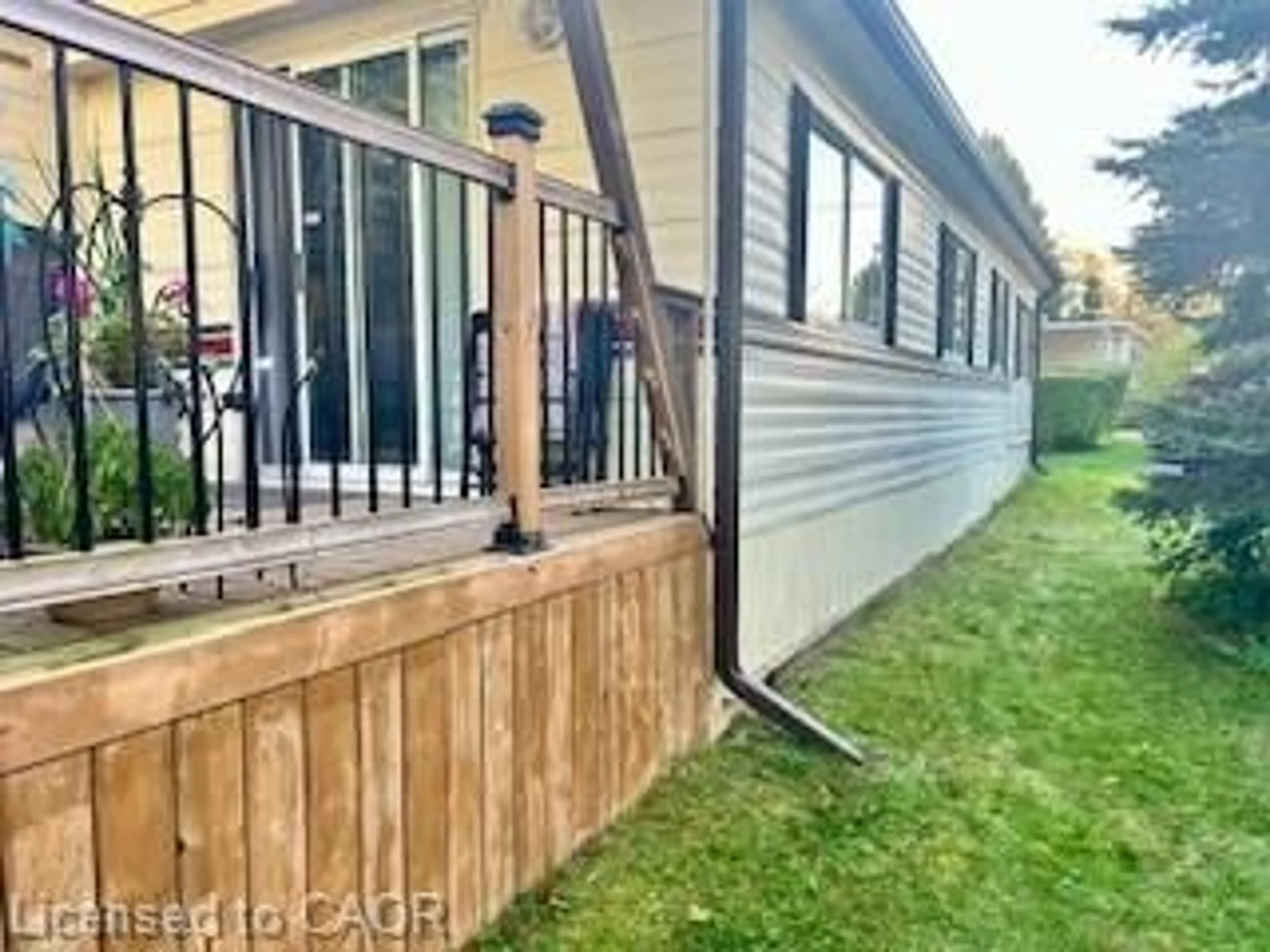 Home with vinyl exterior material, unknown for 673 Brant Waterloo Rd #503, Ayr Ontario N0B 1E0
