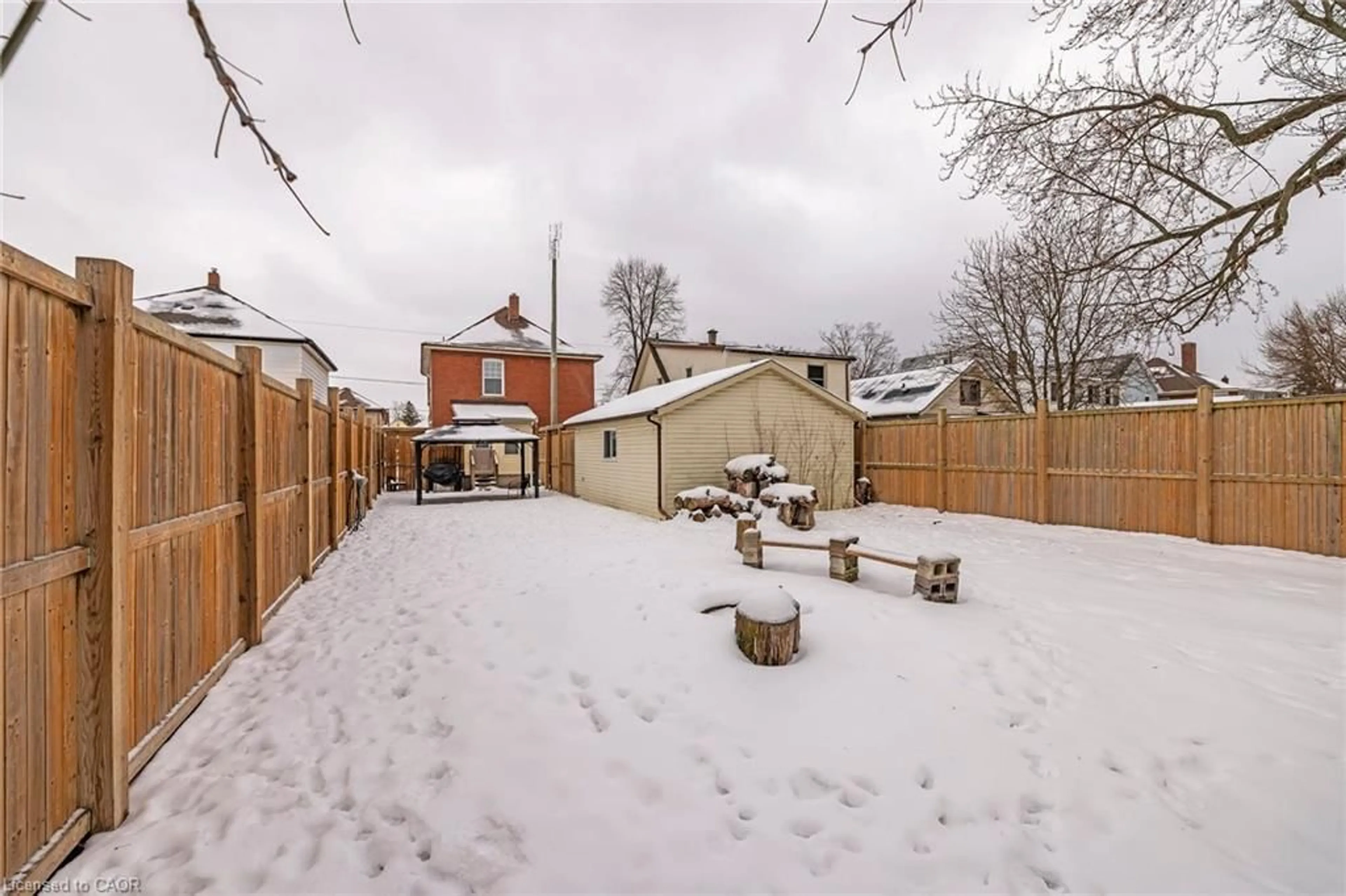 Patio, street for 4731 Third Ave, Niagara Falls Ontario L2E 4L7
