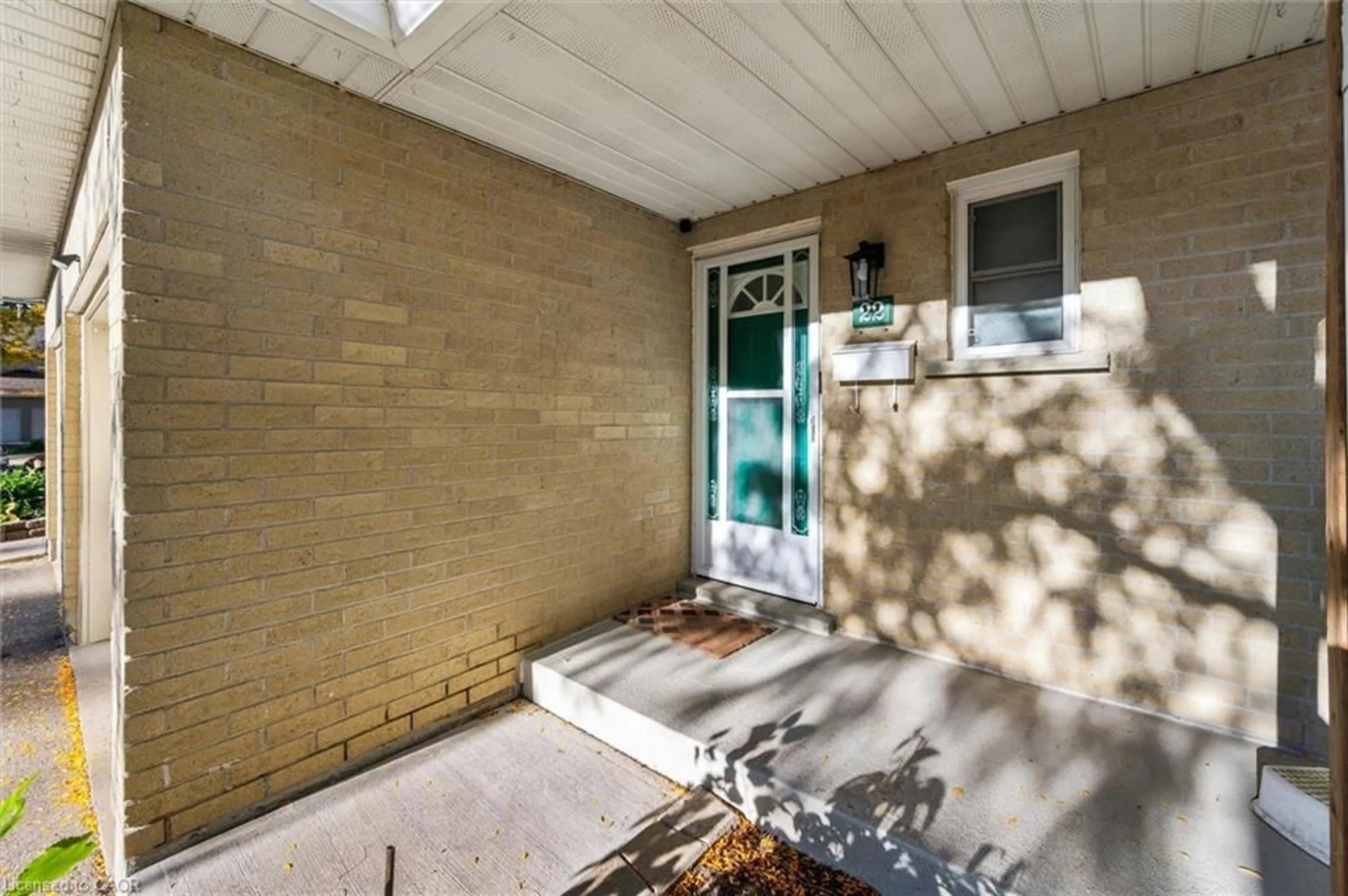 Patio, street for 10 Holborn Crt #22, Kitchener Ontario N2A 3Y9