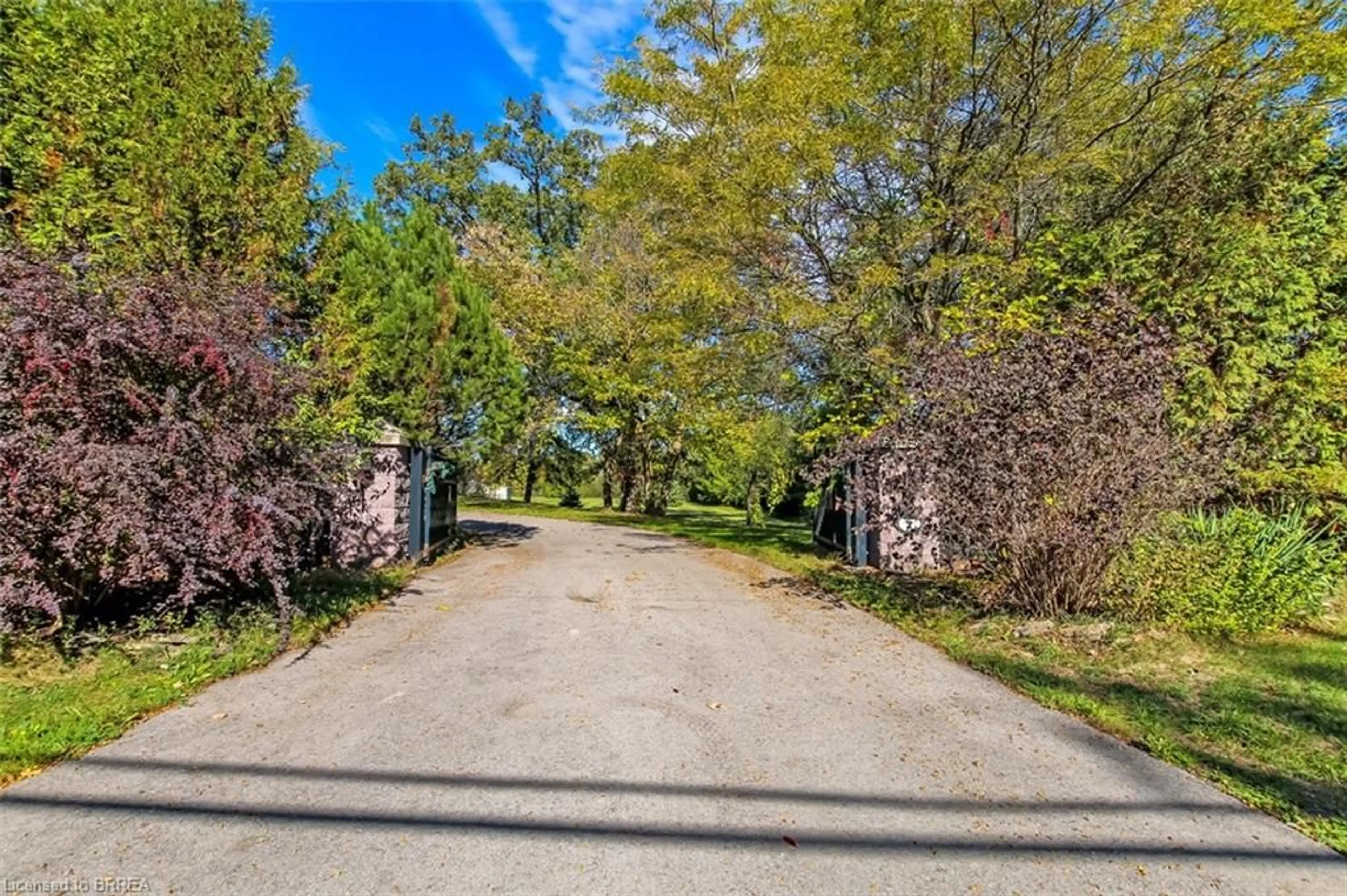 A pic from outside/outdoor area/front of a property/back of a property/a pic from drone, unknown for 999 5 Conc, Flamborough Ontario L9H 5E2