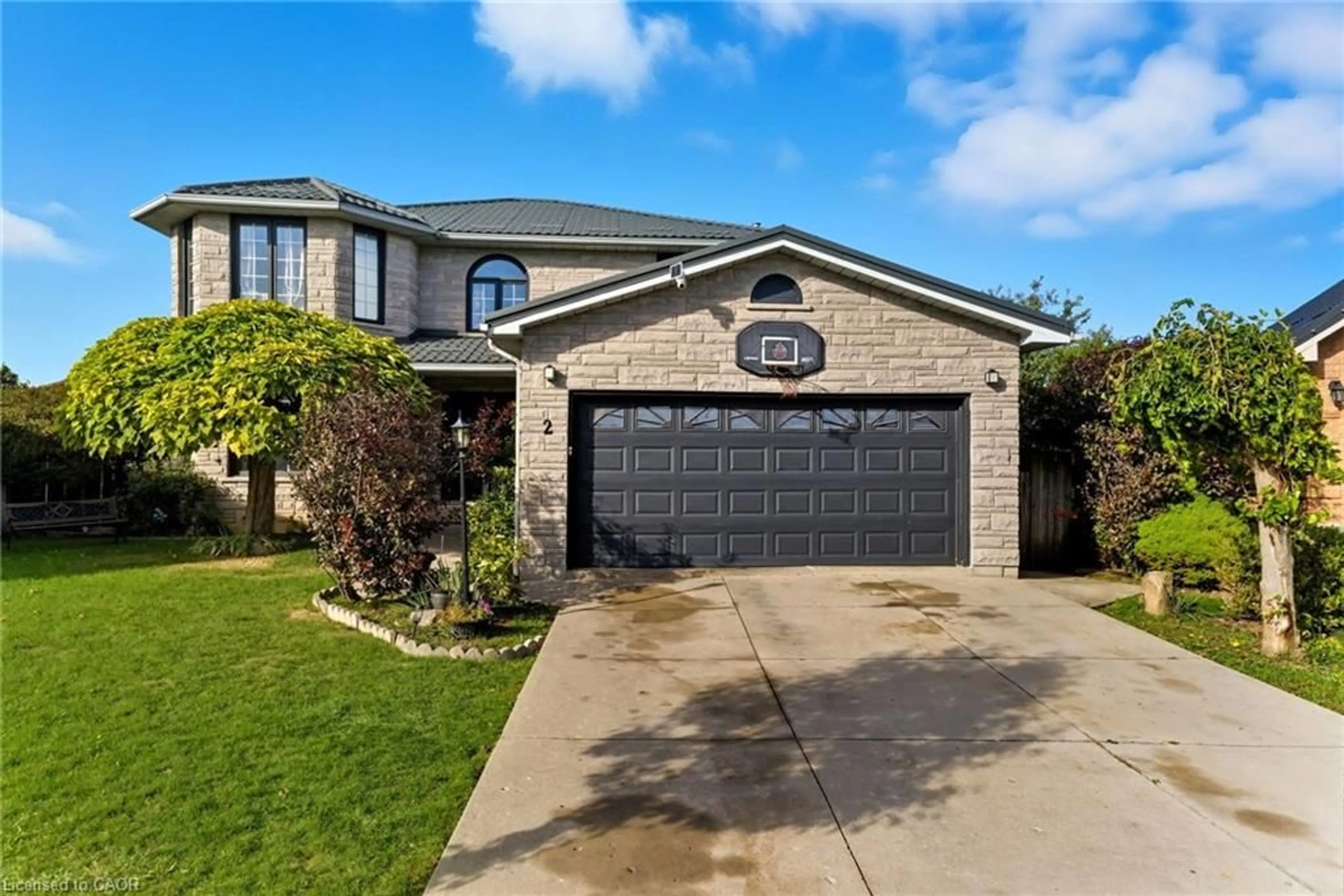 Home with brick exterior material, street for 2 Morningstar Crt, Hamilton Ontario L8W 3E1