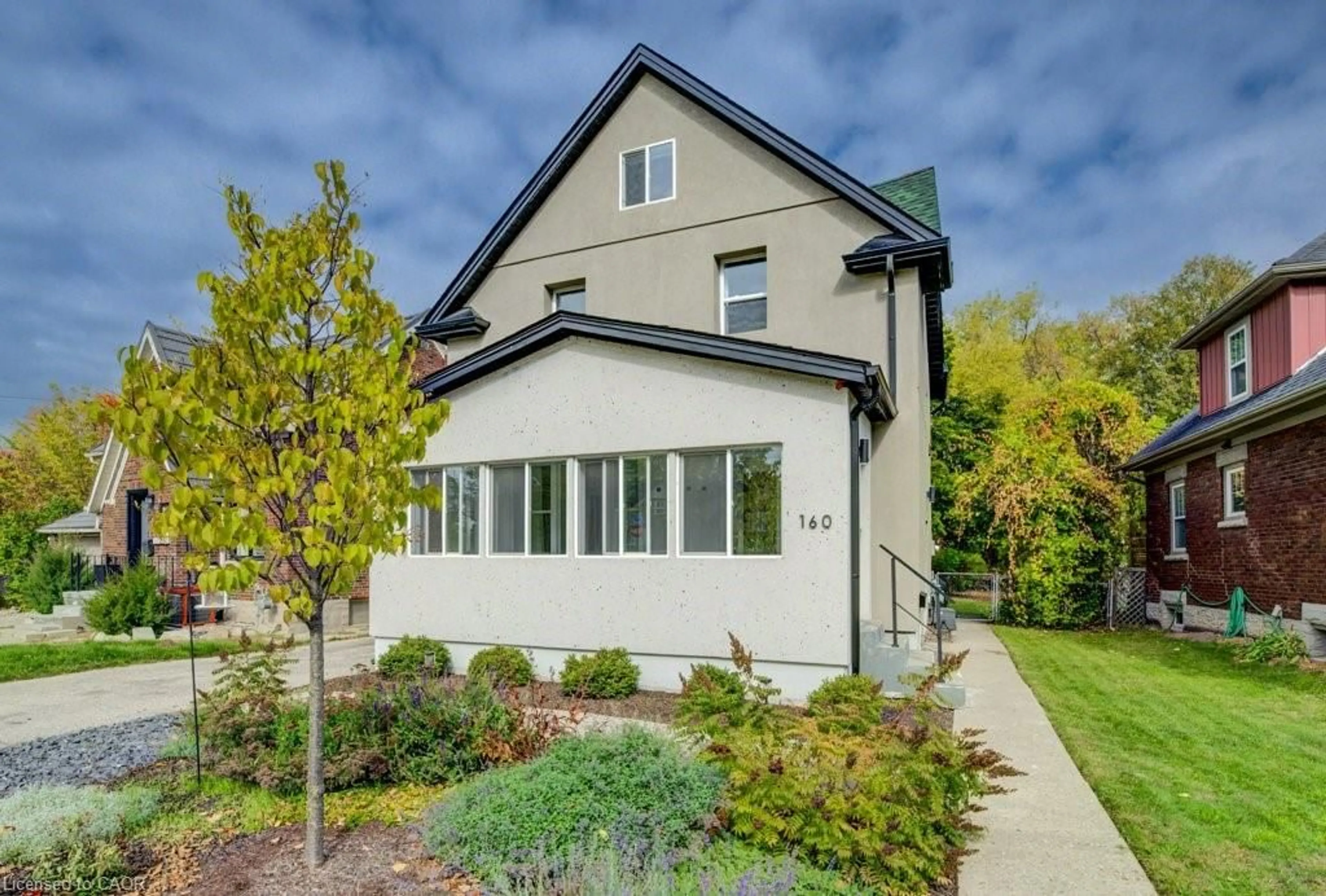 Home with brick exterior material, street for 160 Homewood Ave, Kitchener Ontario N2M 1W9