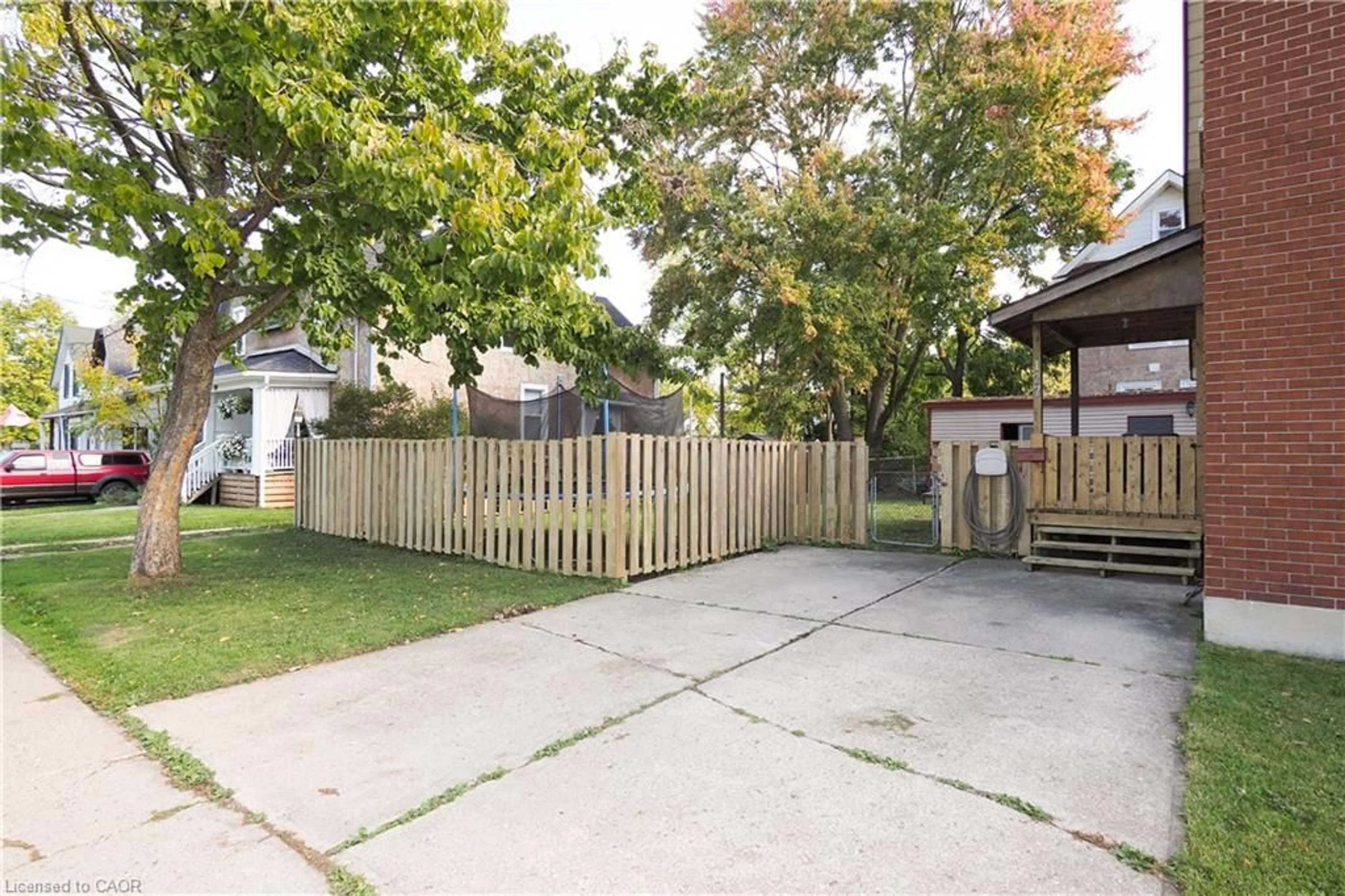 Patio, street for 127 Nile St, Stratford Ontario N5A 4C9