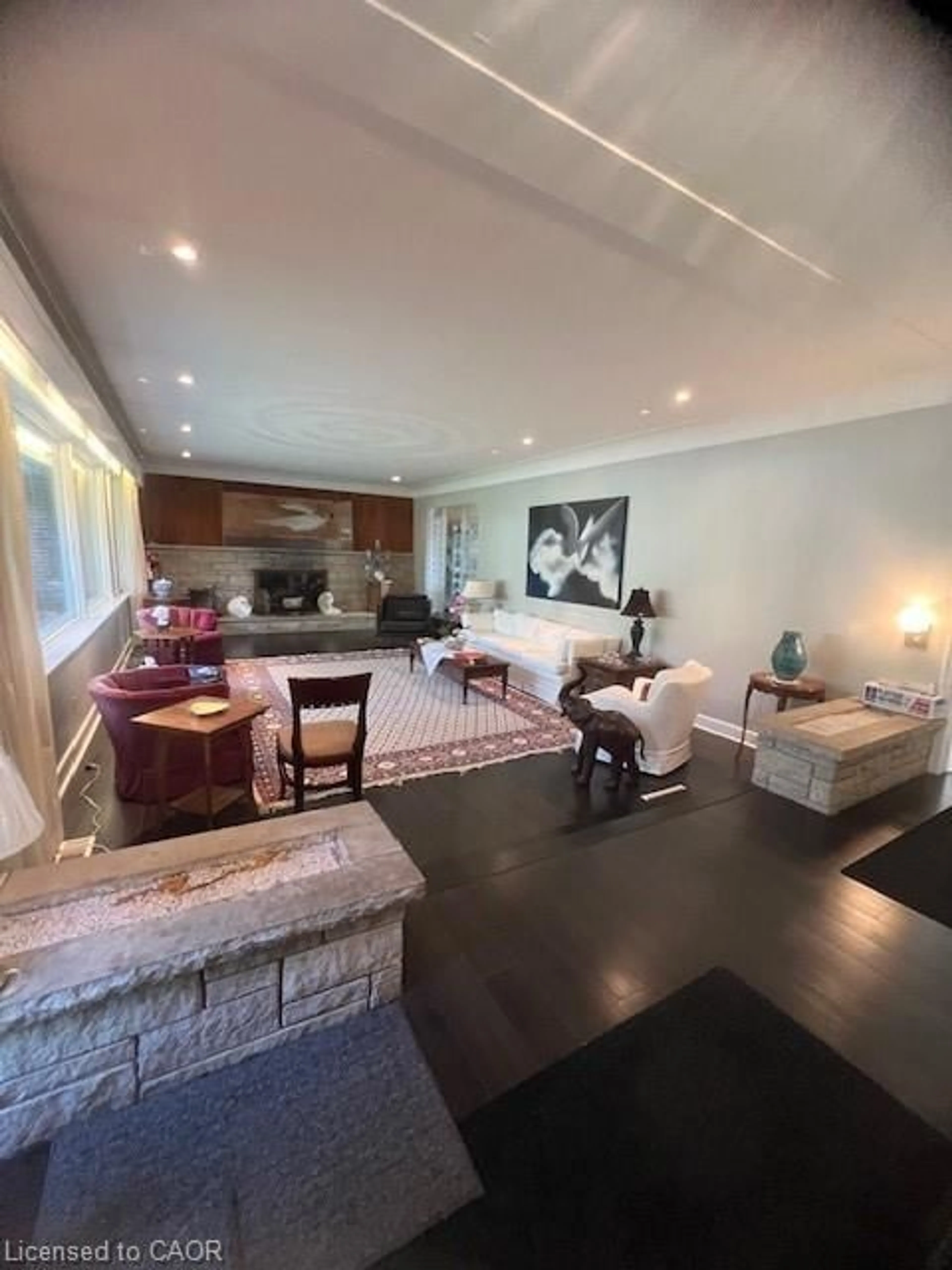 Living room with furniture, unknown for 132 Hillcrest Ave, Flamborough Ontario L9H 4X8