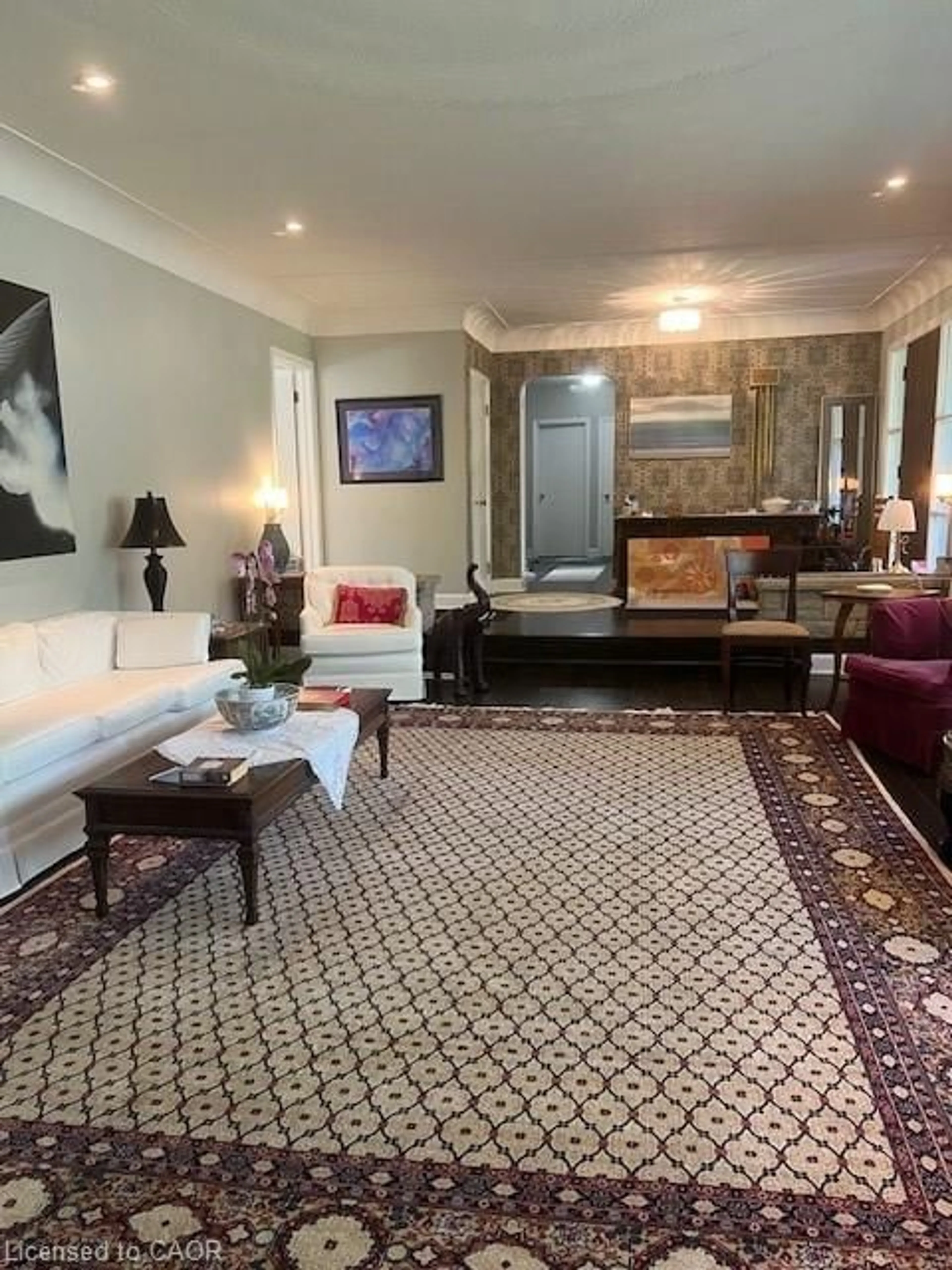 Living room with furniture, unknown for 132 Hillcrest Ave, Flamborough Ontario L9H 4X8