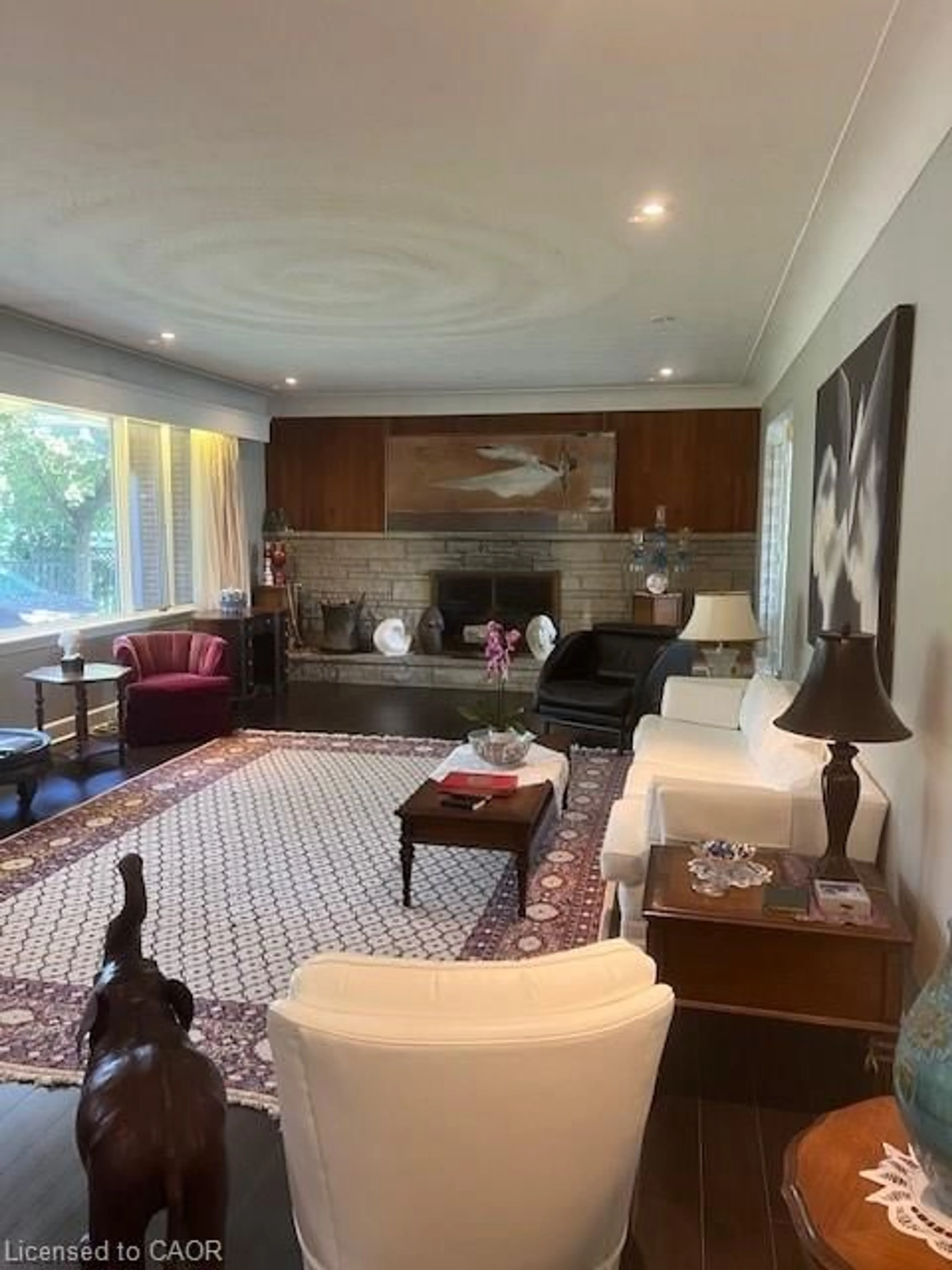 Living room with furniture, unknown for 132 Hillcrest Ave, Flamborough Ontario L9H 4X8