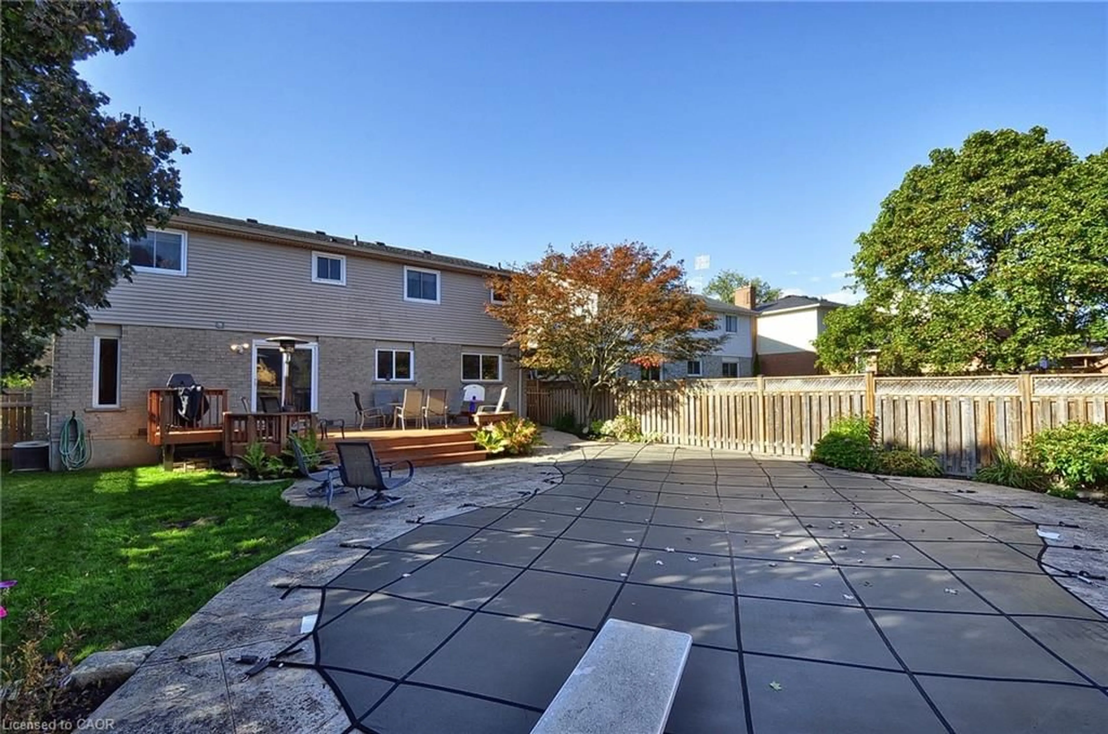 Patio, street for 299 Cooper St, Cambridge Ontario N3C 3V5