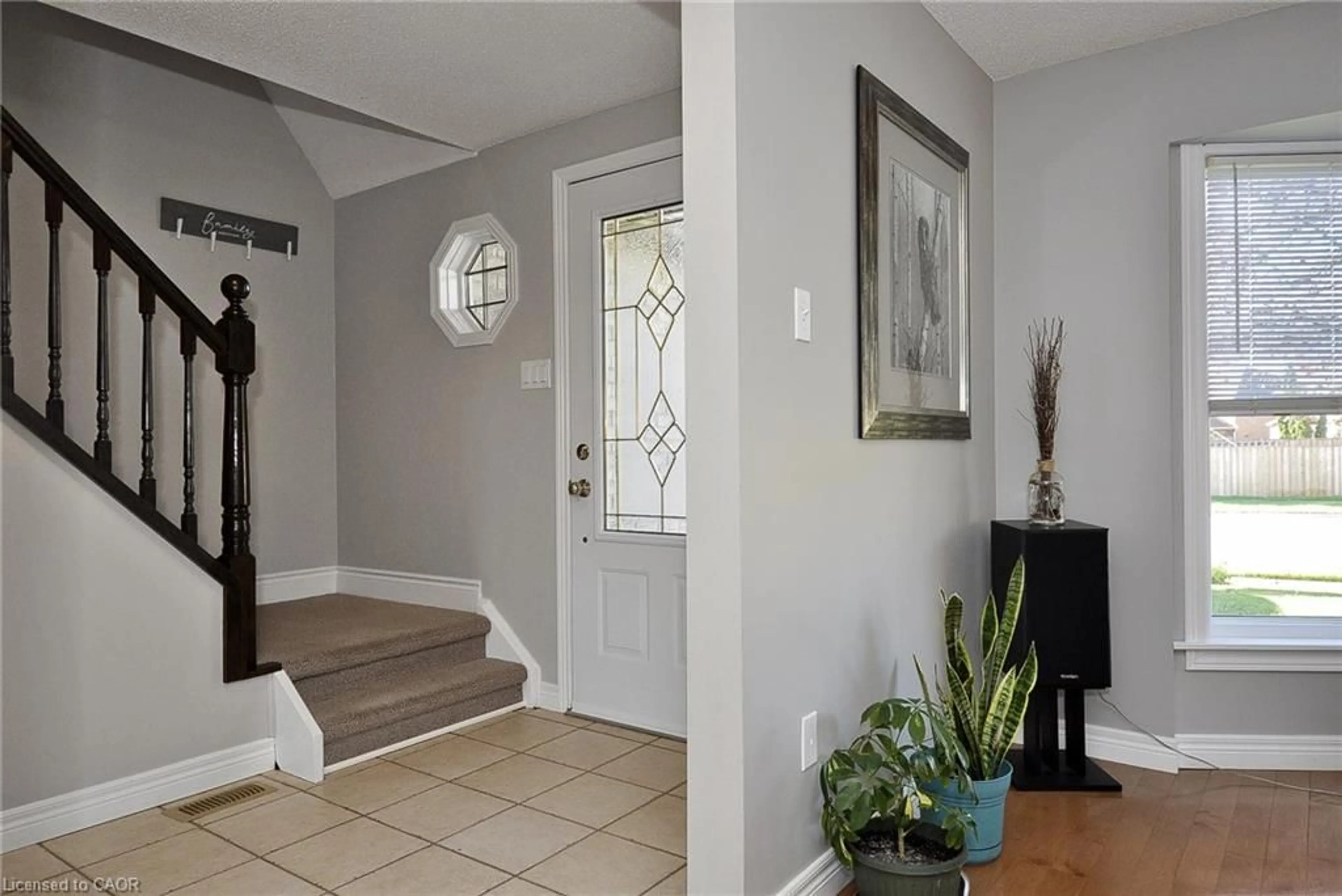 Indoor entryway for 299 Cooper St, Cambridge Ontario N3C 3V5