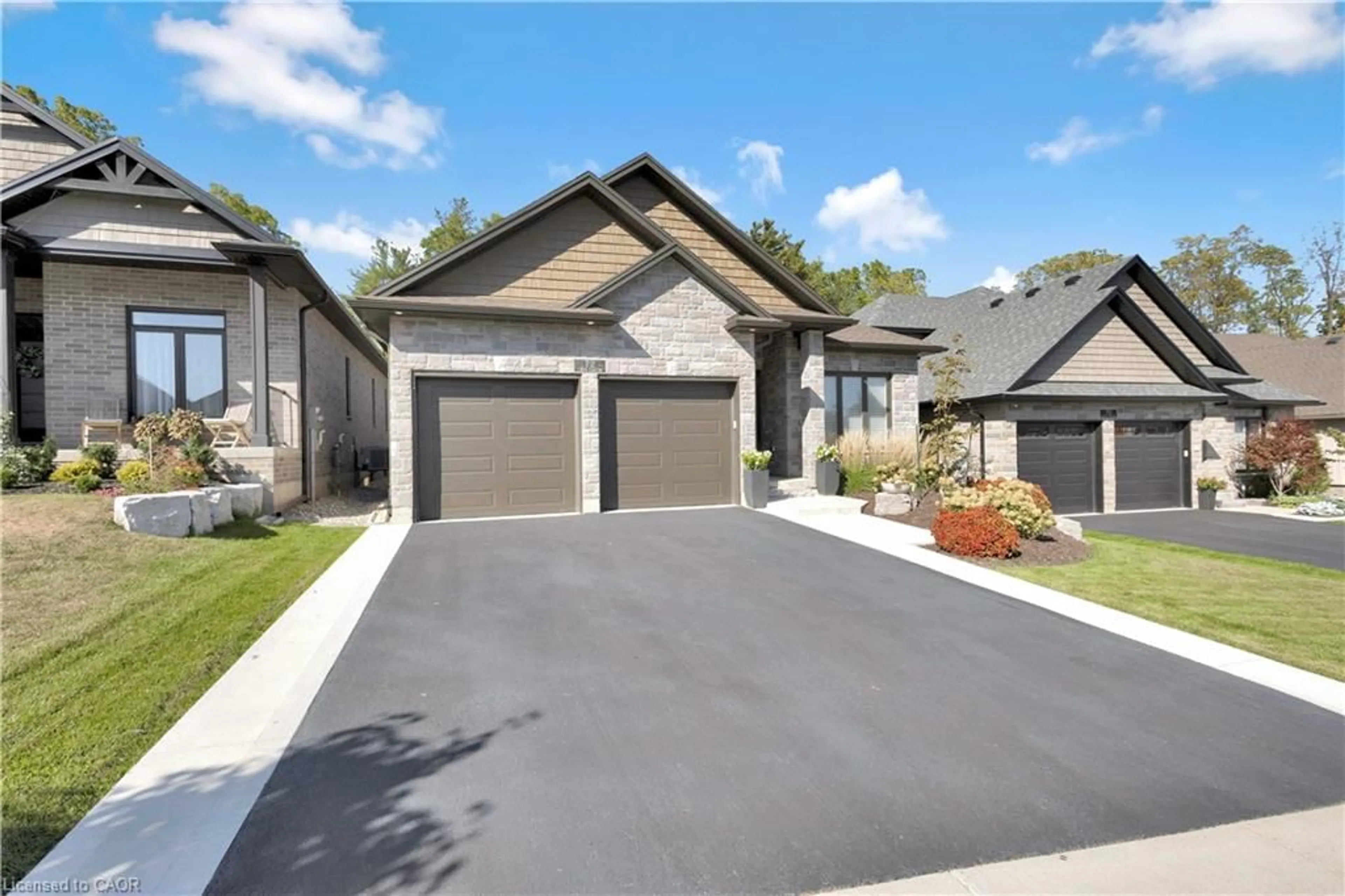 Home with brick exterior material, street for 72 Lorne Card Dr, Paris Ontario N3L 0E6