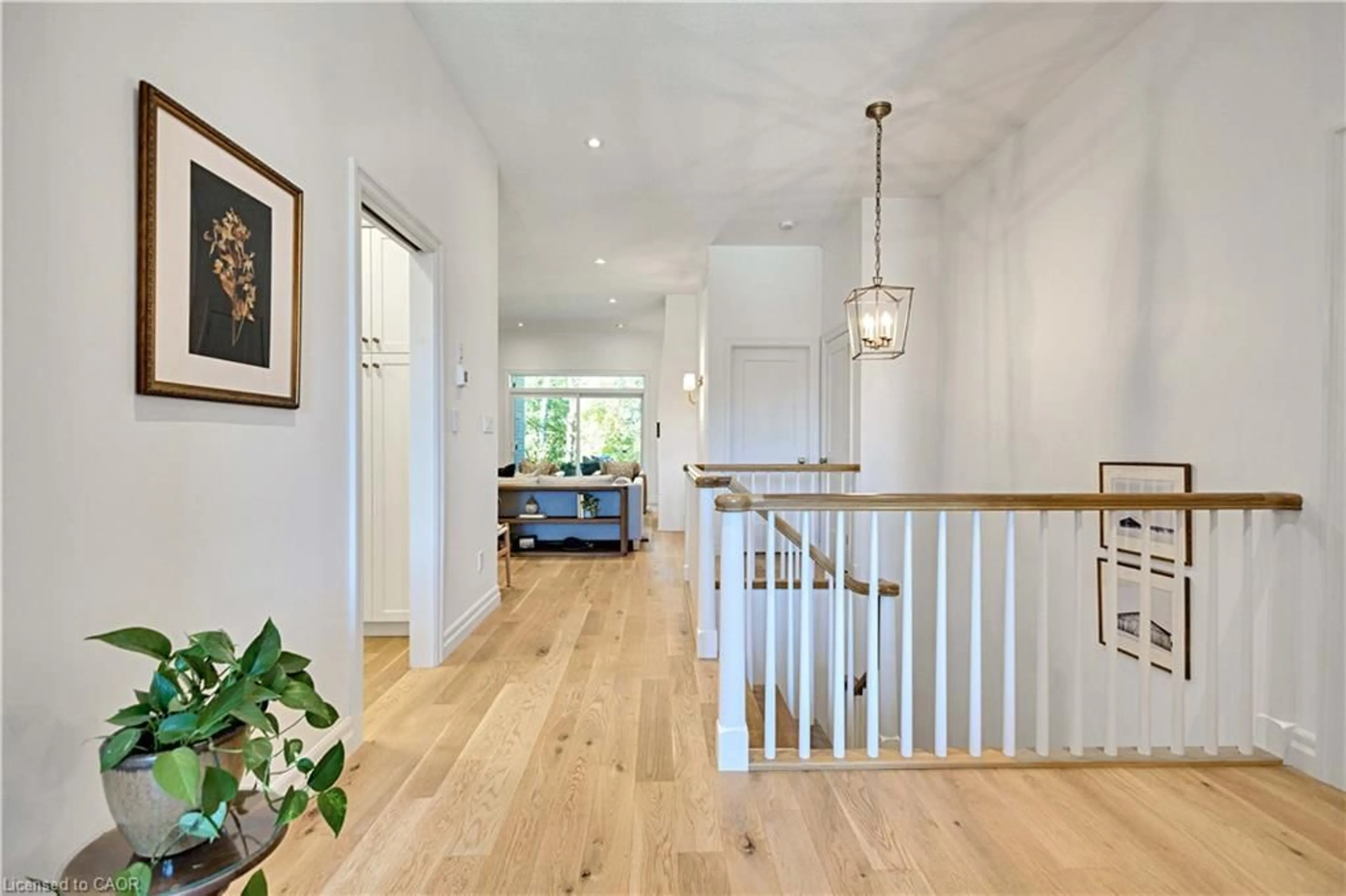 Indoor entryway for 72 Lorne Card Dr, Paris Ontario N3L 0E6