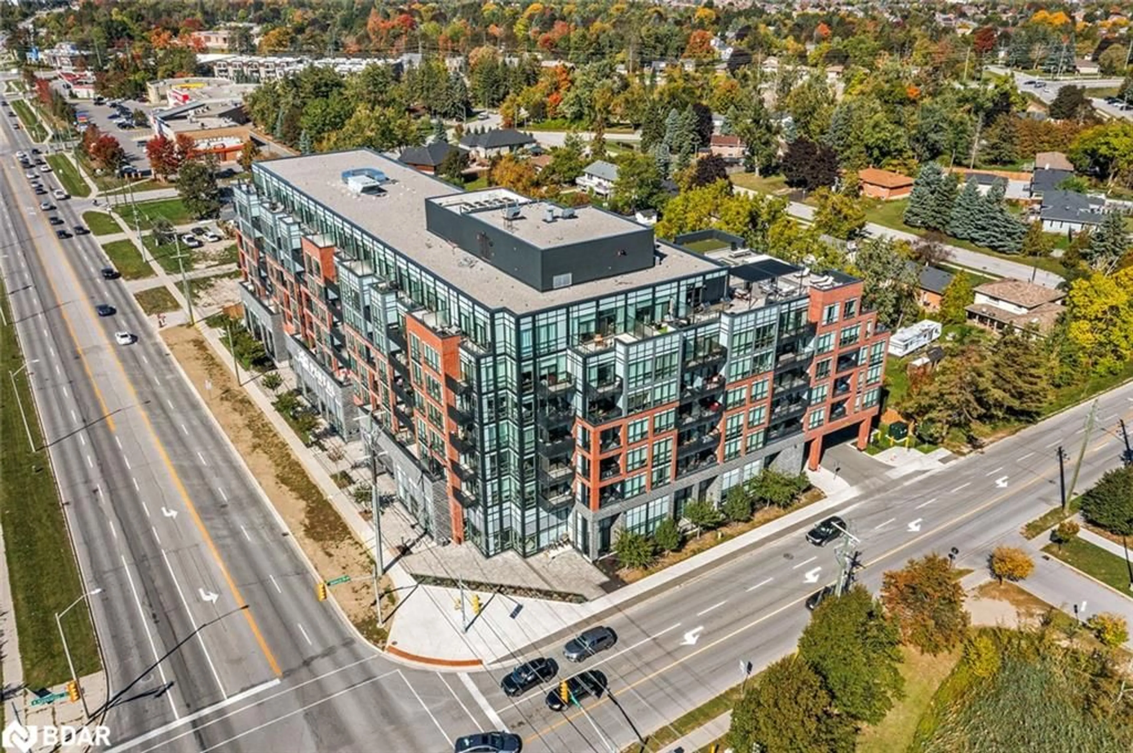 A pic from outside/outdoor area/front of a property/back of a property/a pic from drone, unknown for 681 Yonge St #114, Barrie Ontario L9J 0K1