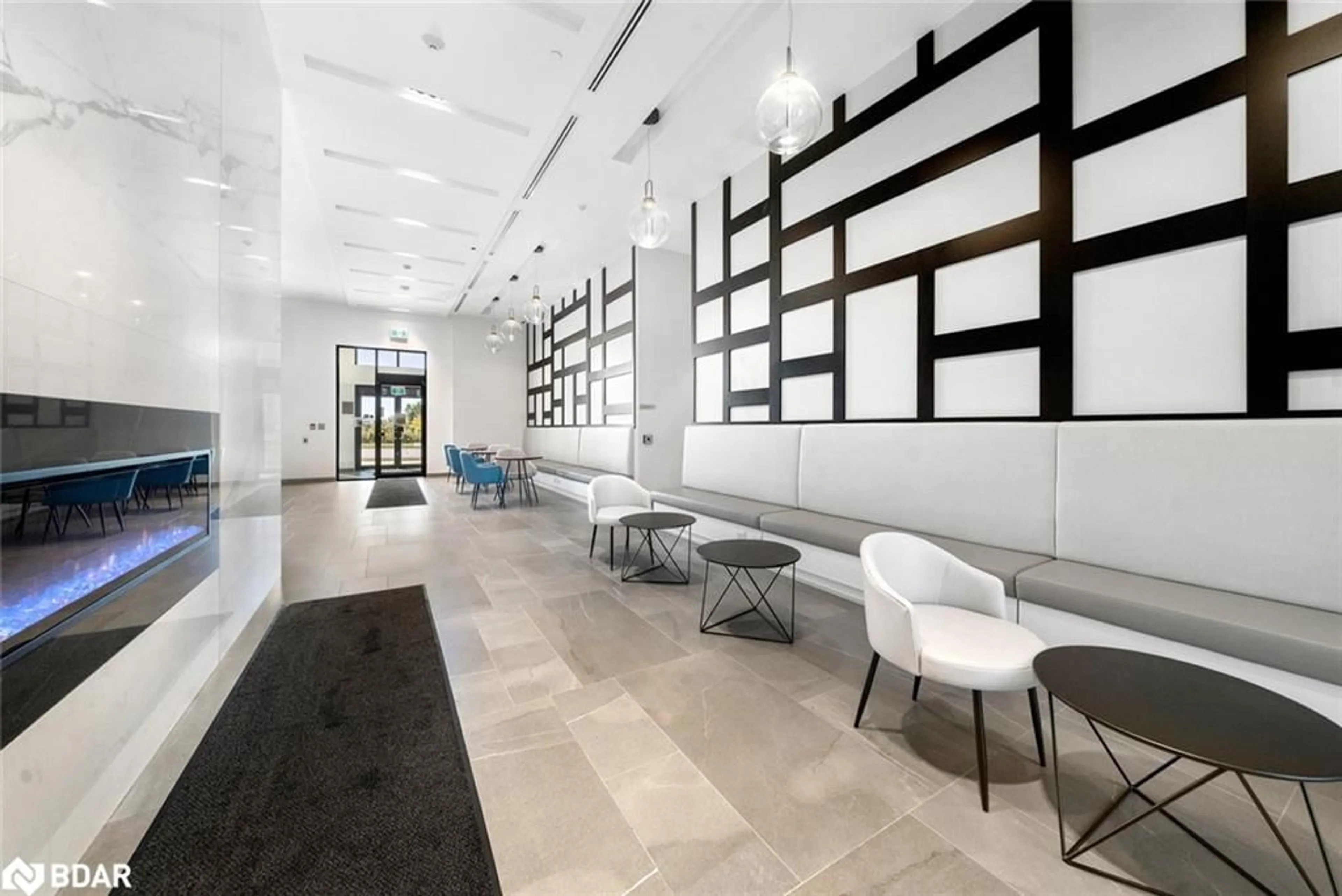 Lobby for 681 Yonge St #114, Barrie Ontario L9J 0K1