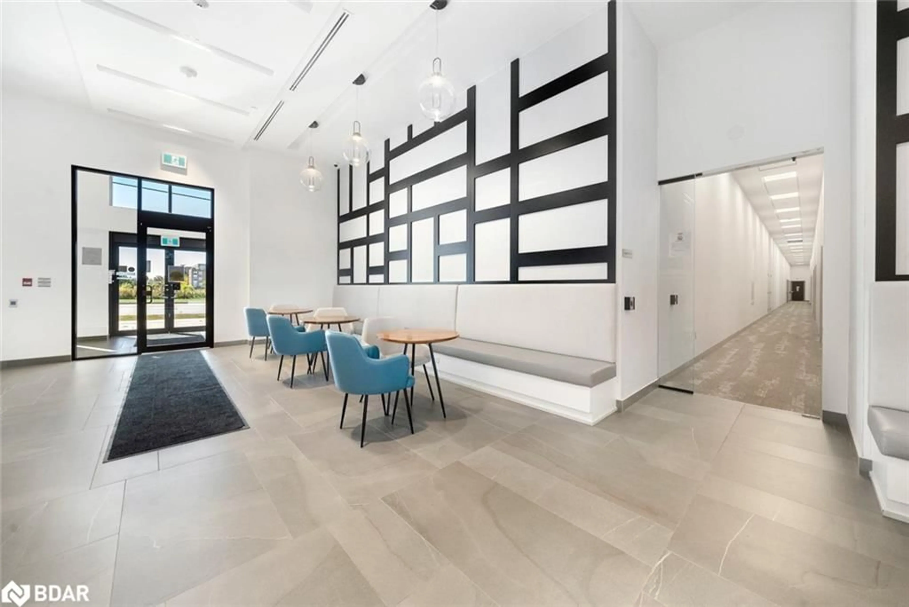 Lobby for 681 Yonge St #114, Barrie Ontario L9J 0K1