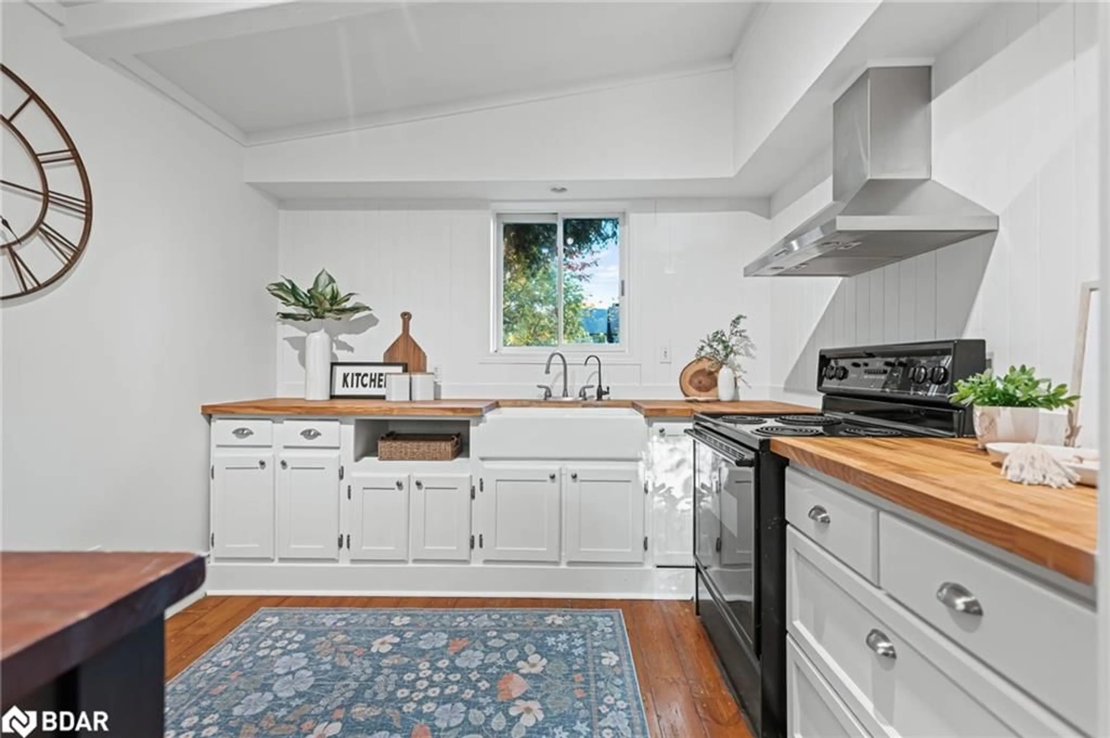 Open concept kitchen, unknown for 106 Colborne St, Elora Ontario N0B 1S0