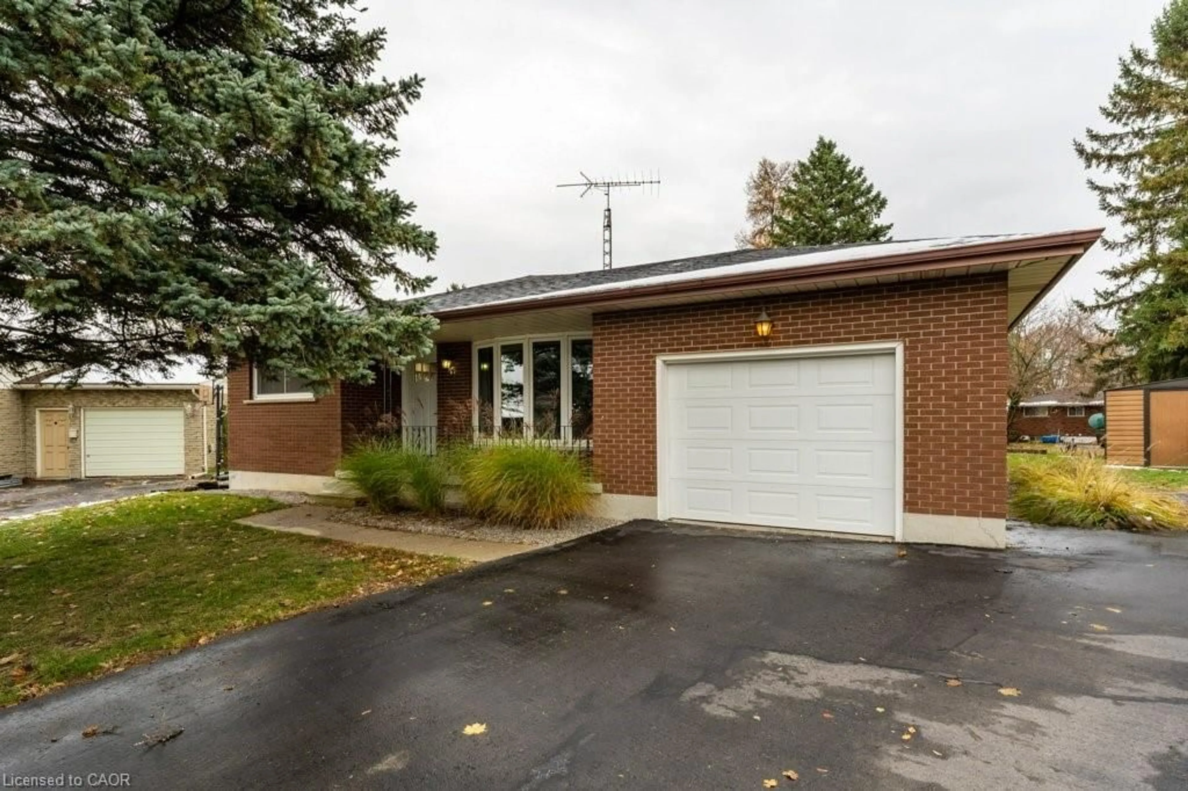 Home with brick exterior material, street for 14 Orchard Cres, Waterford Ontario N0E 1Y0