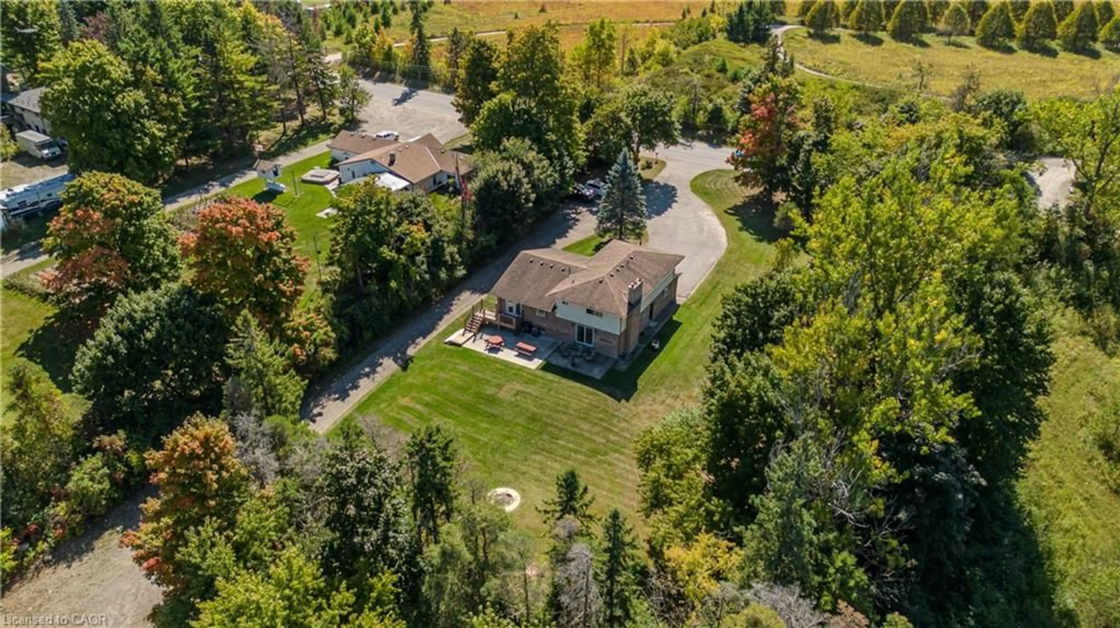 A pic from outside/outdoor area/front of a property/back of a property/a pic from drone, unknown for 4871 Wellington Road 29, Guelph Ontario N1H 6H8