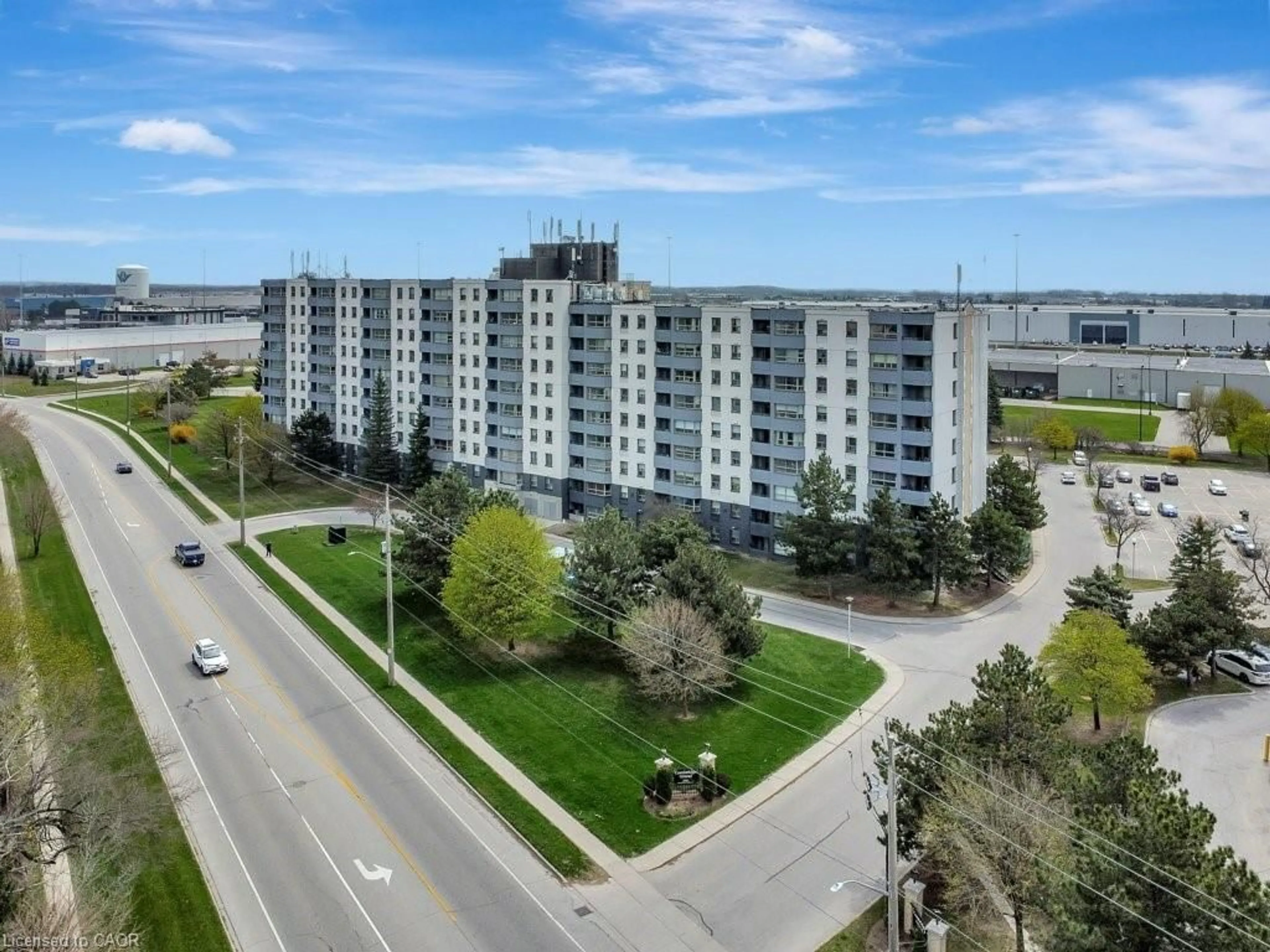 A pic from outside/outdoor area/front of a property/back of a property/a pic from drone, city buildings view from balcony for 200 Jamieson Pky #118, Cambridge Ontario N3C 4B5