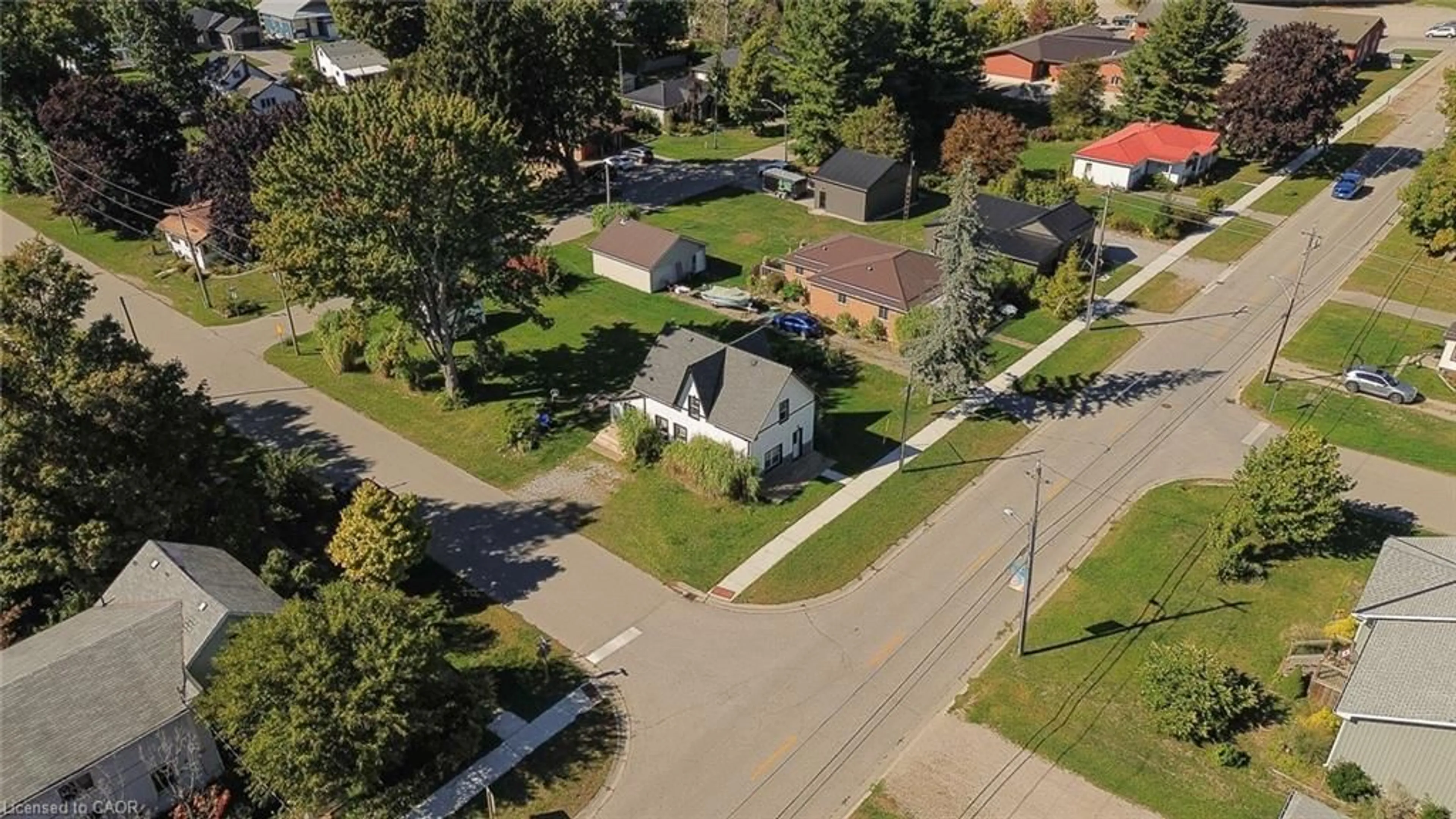 A pic from outside/outdoor area/front of a property/back of a property/a pic from drone, street for 51 Victoria St, Port Burwell Ontario N0J 1T0