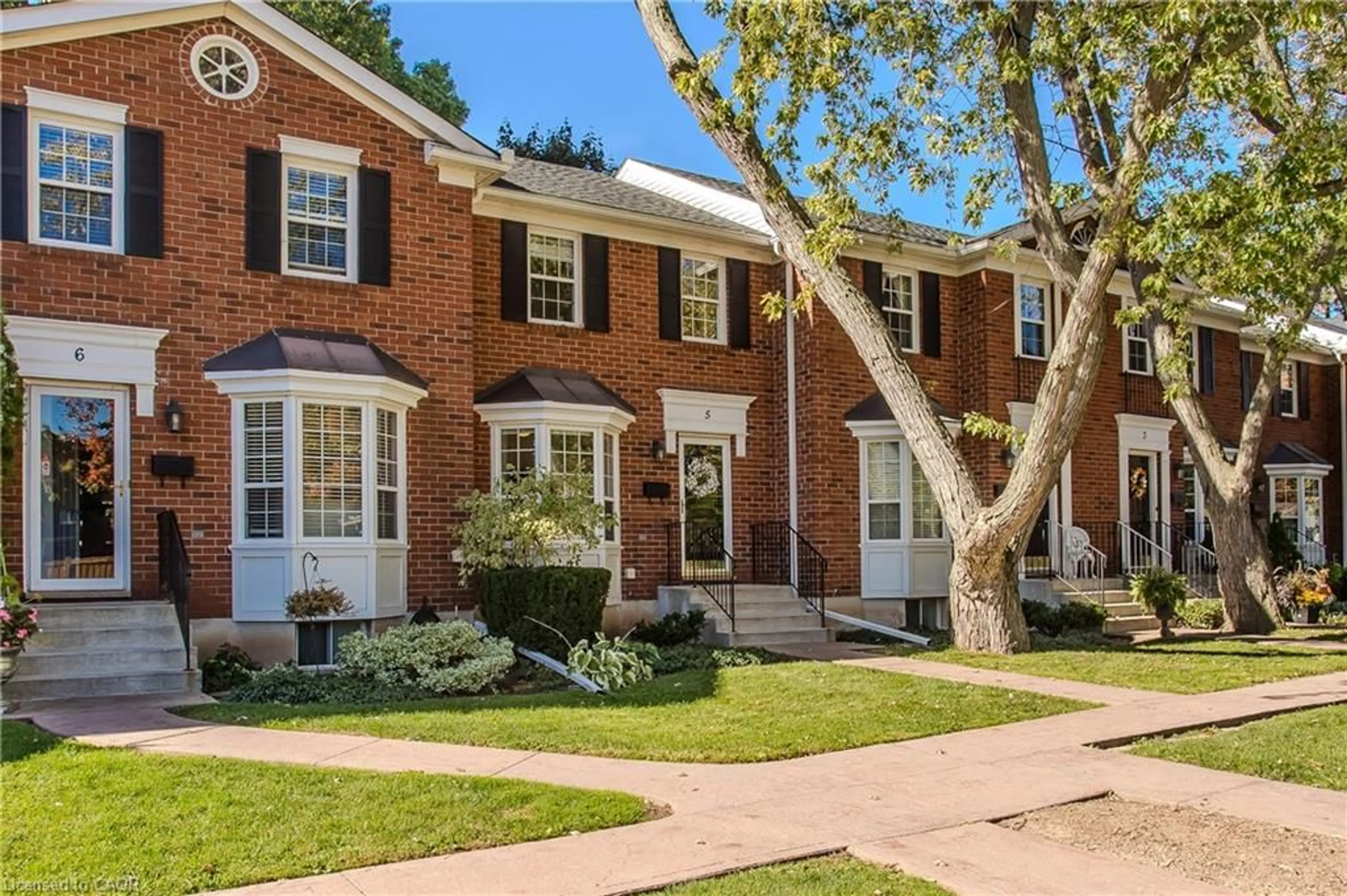 Home with brick exterior material, street for 2390 Woodward Ave #5, Burlington Ontario L7R 1T9