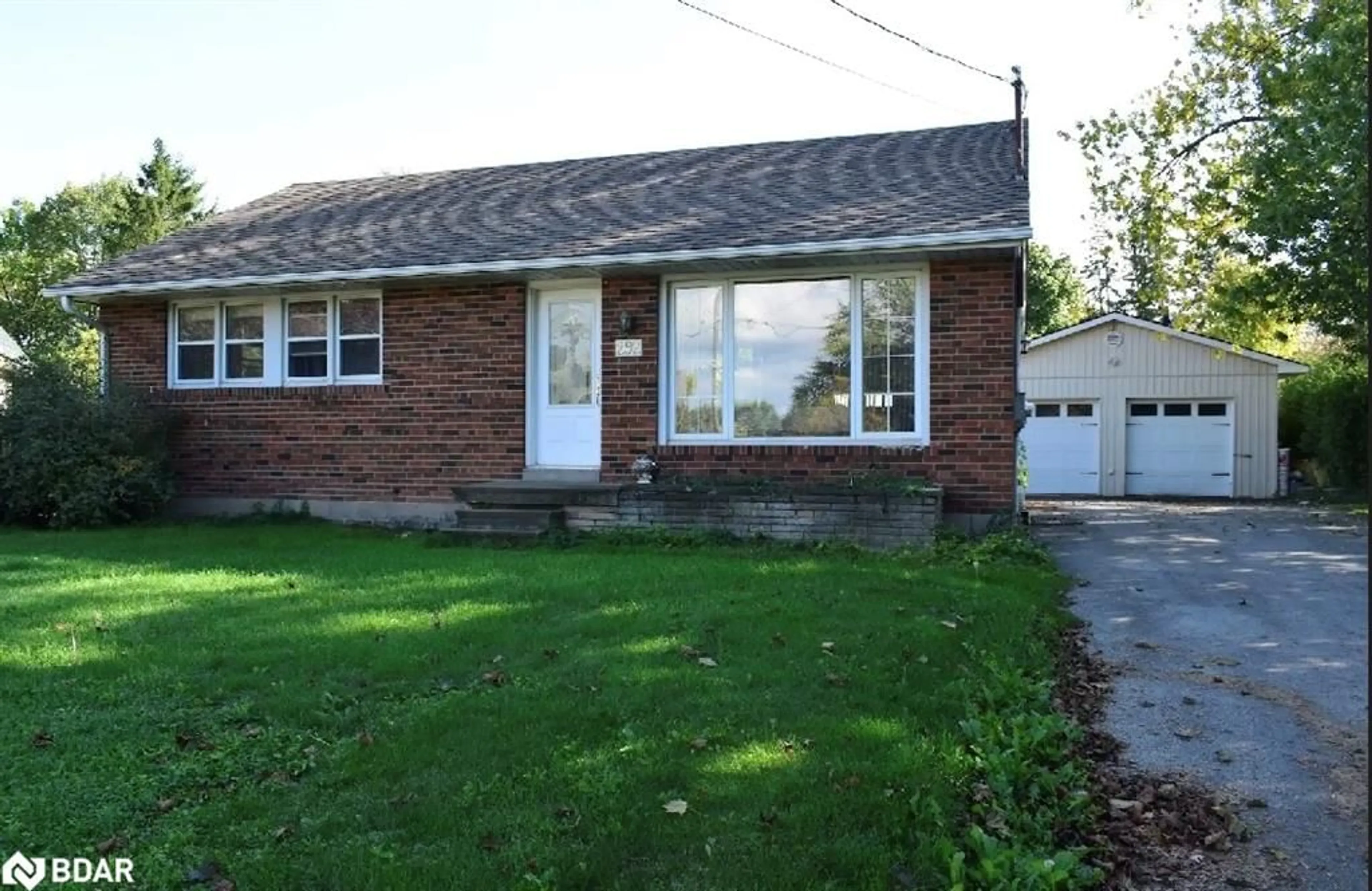 Home with brick exterior material, street for 292 Kingsleigh Crt, Milton Ontario L9T 1X7