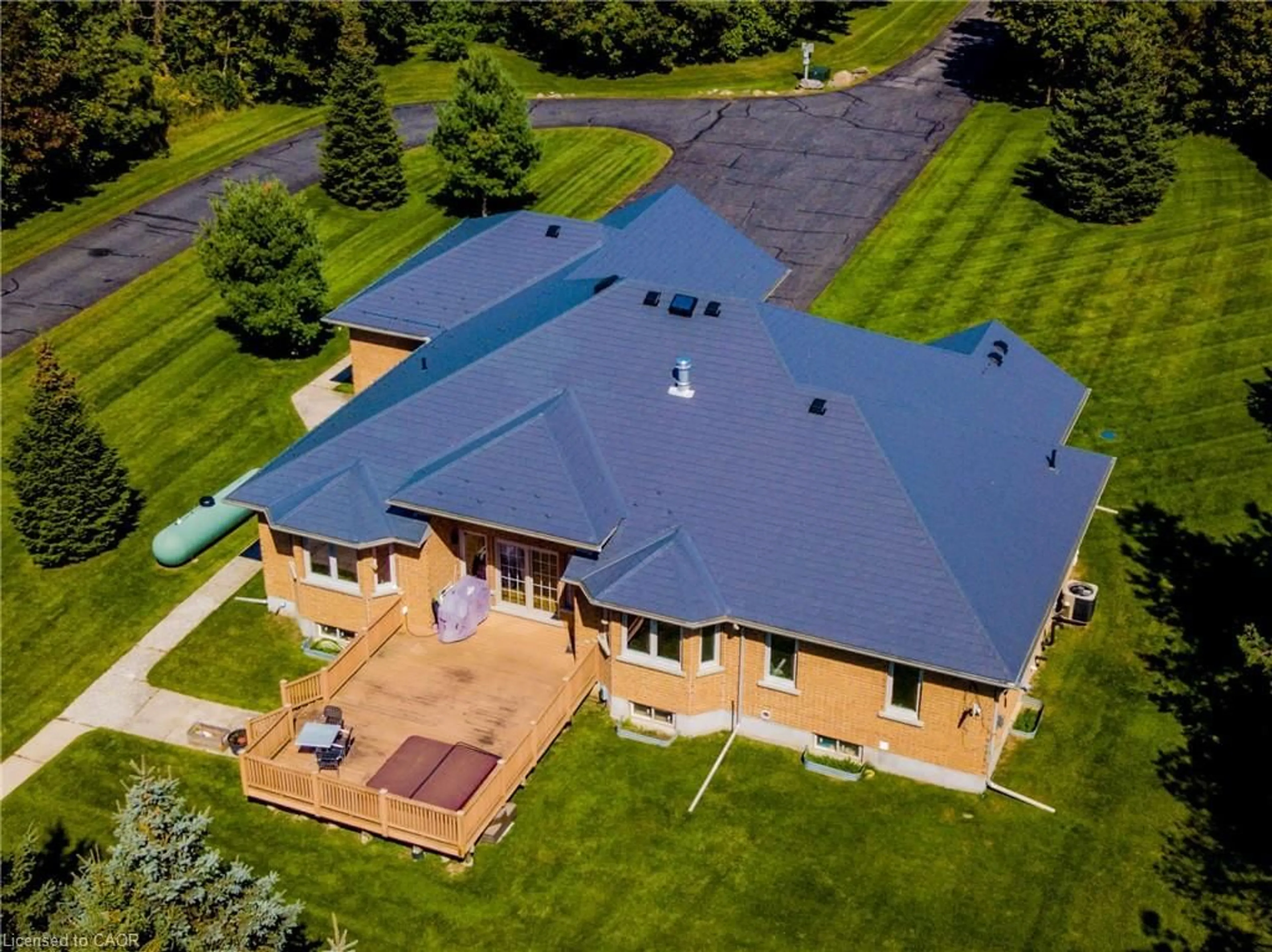 A pic from outside/outdoor area/front of a property/back of a property/a pic from drone, building for 3040 Townline Rd, Coldwater Ontario L0K 1E0
