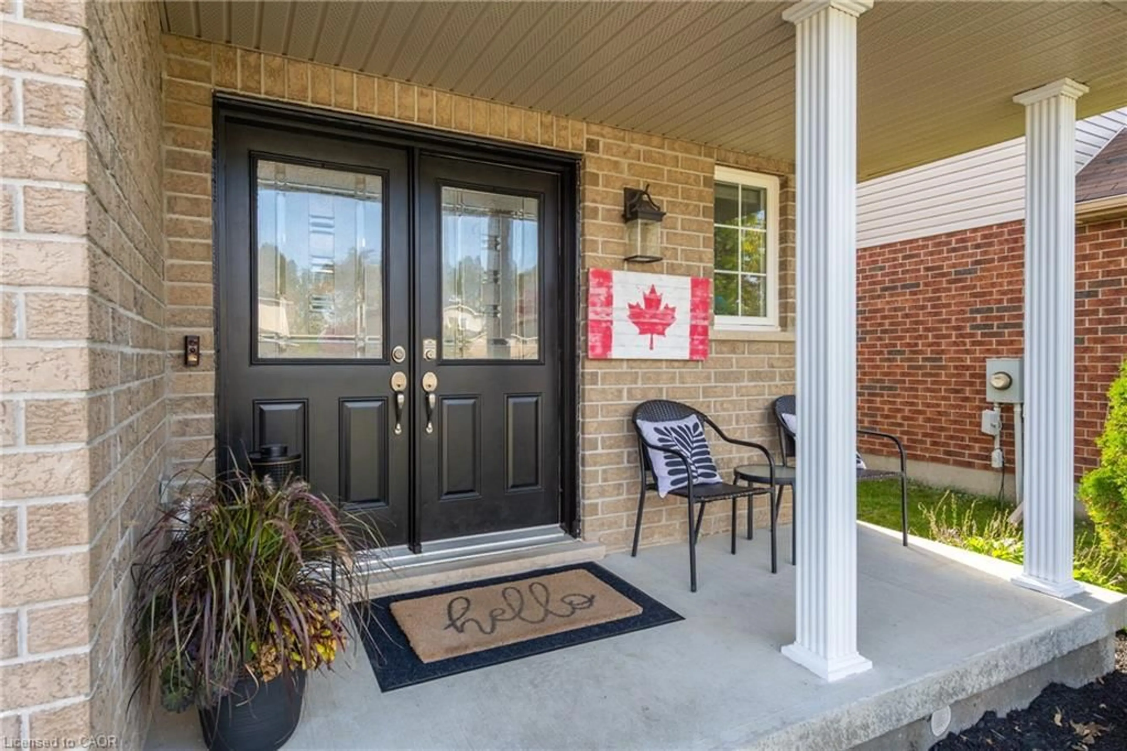 Indoor entryway for 153 Porchlight Dr, Elmira Ontario N3B 0A3