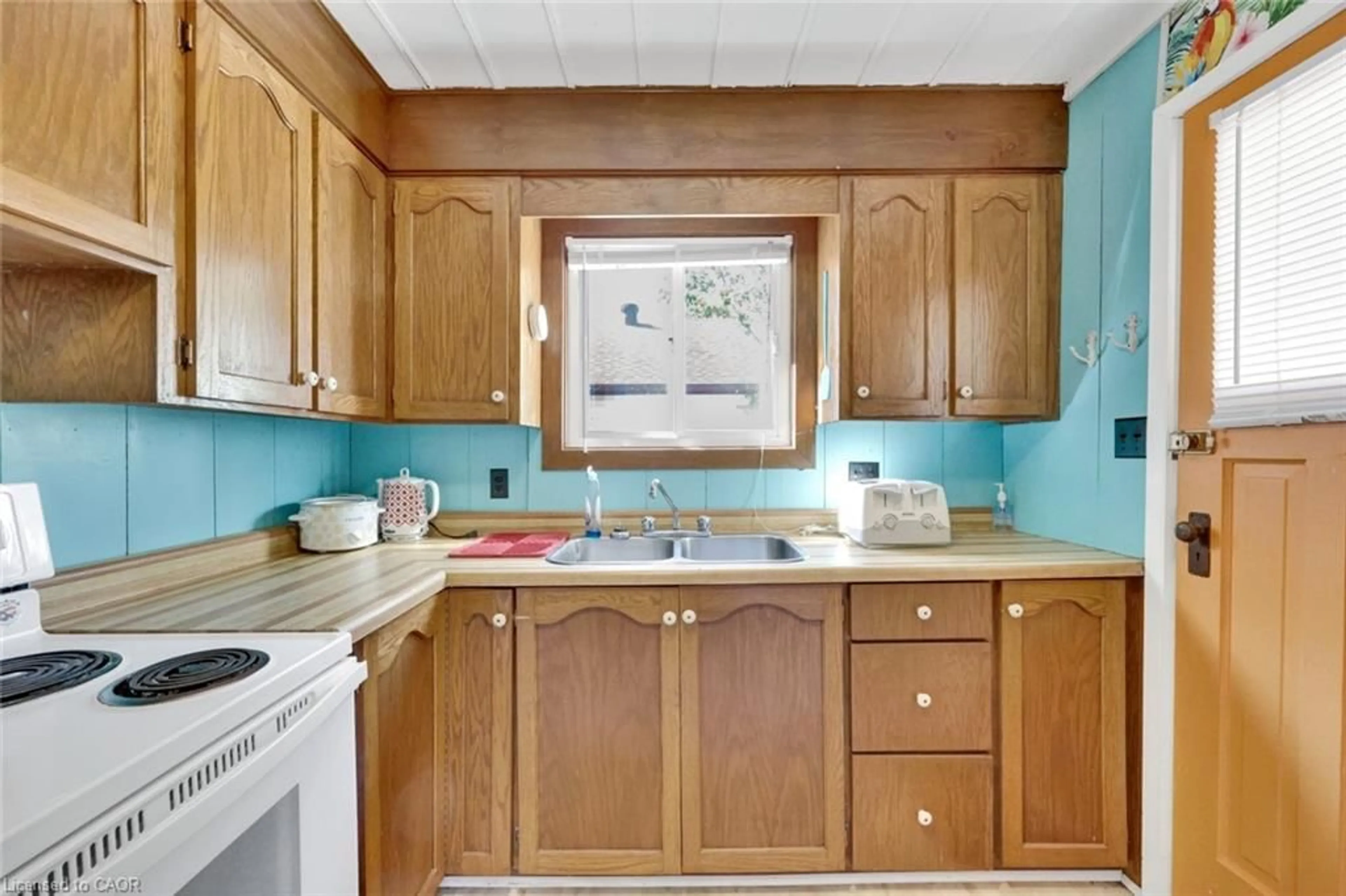 Standard kitchen, unknown for 11 Snooks Dr, Turkey Point Ontario N3Y 4J9