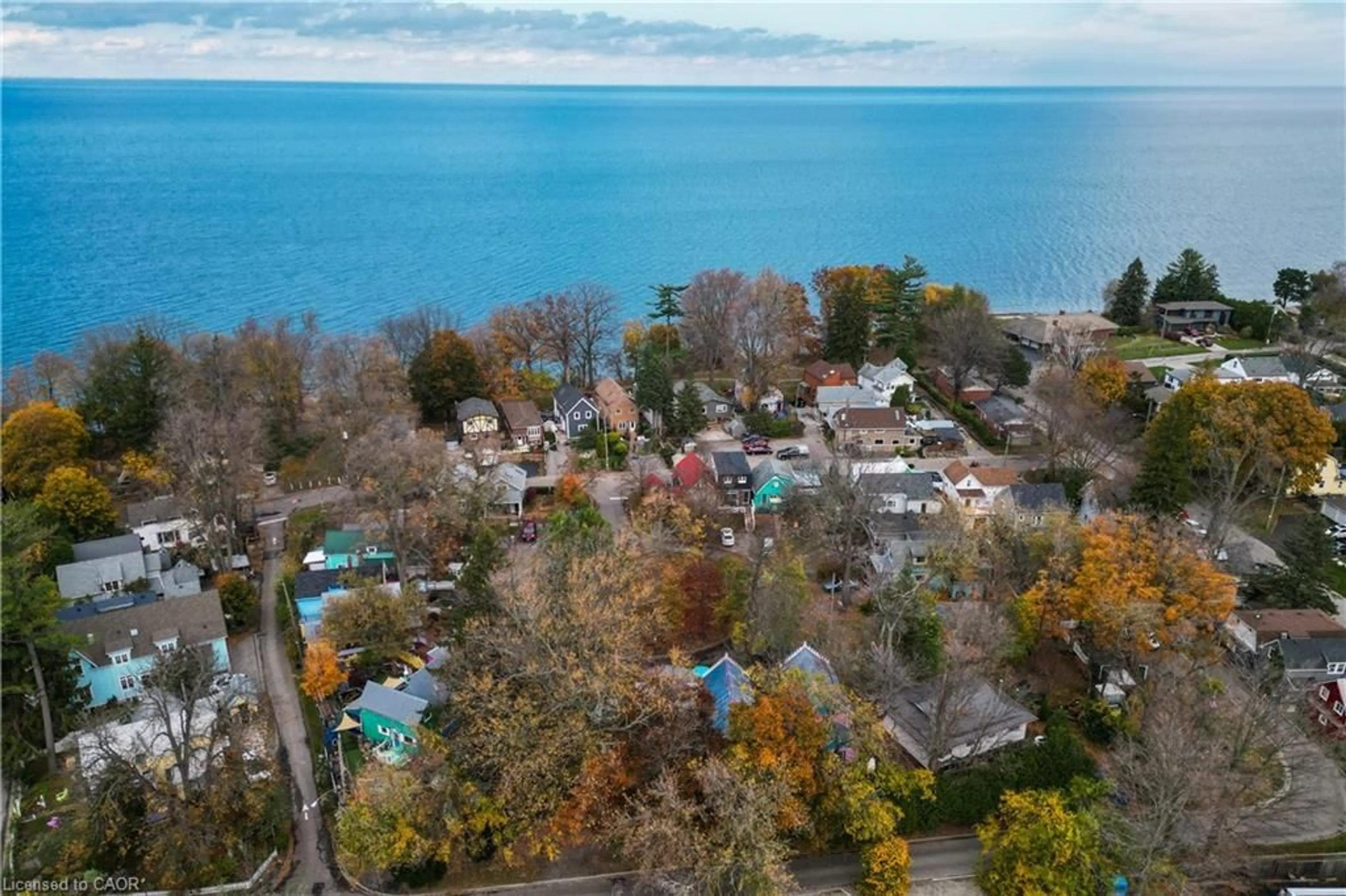 A pic from outside/outdoor area/front of a property/back of a property/a pic from drone, water/lake/river/ocean view for 26 Auditorium Cir, Grimsby Ontario L3M 2R5