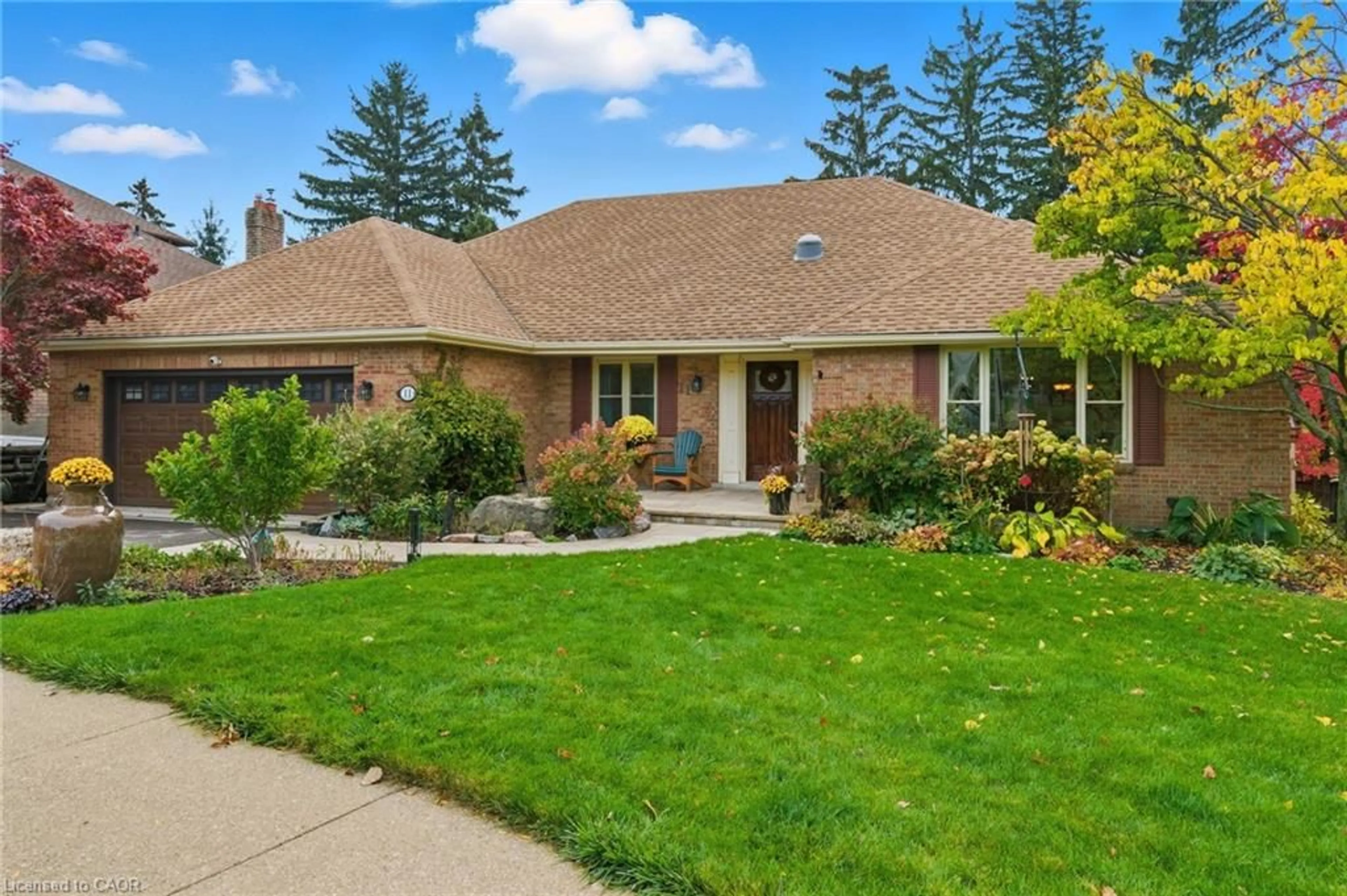 Home with brick exterior material, street for 11 Mays Cres, Waterdown Ontario L0R 2H4