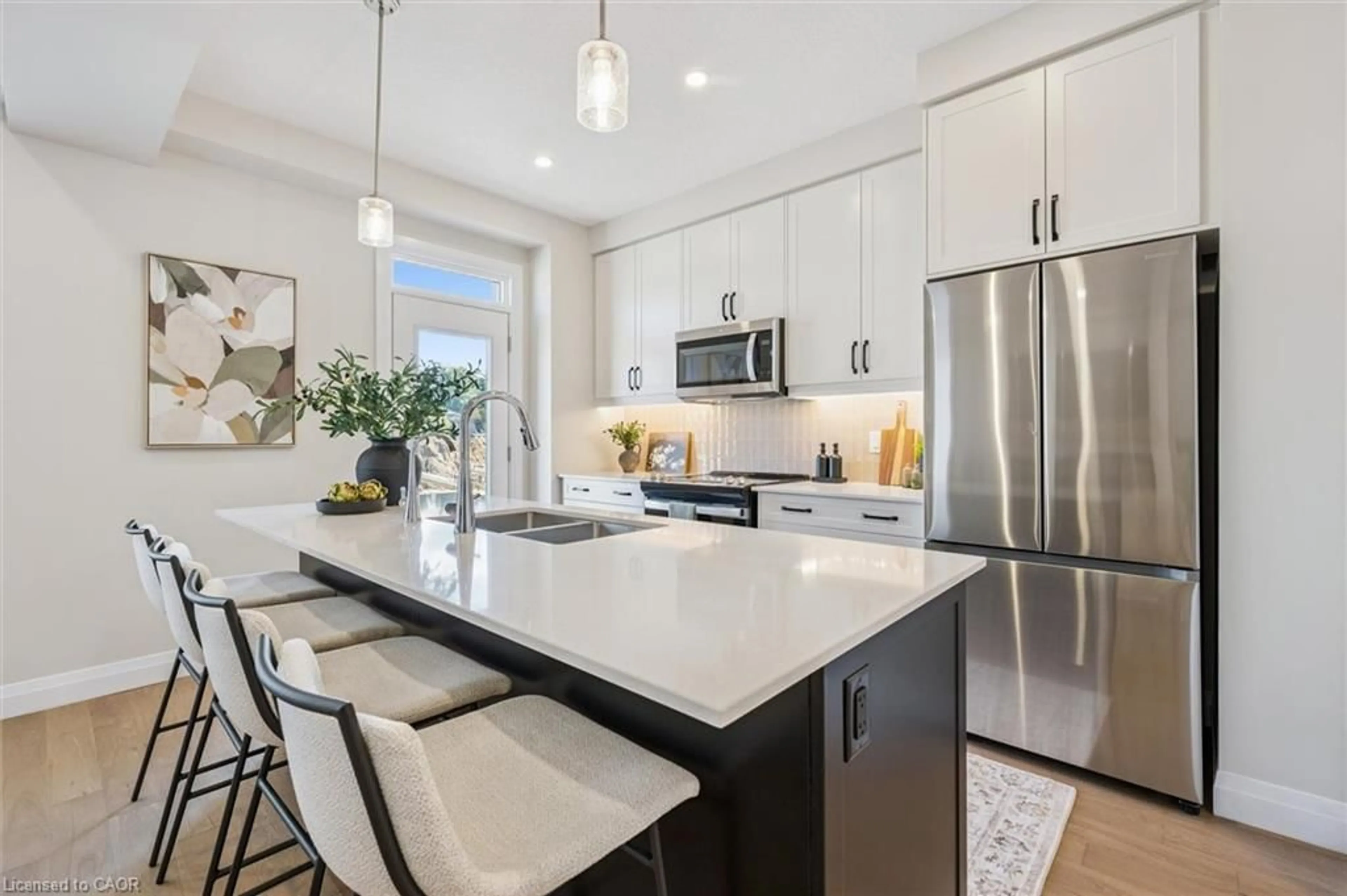 Open concept kitchen, ceramic/tile floor for 113 Catherine St, New Hamburg Ontario N3A 2A3