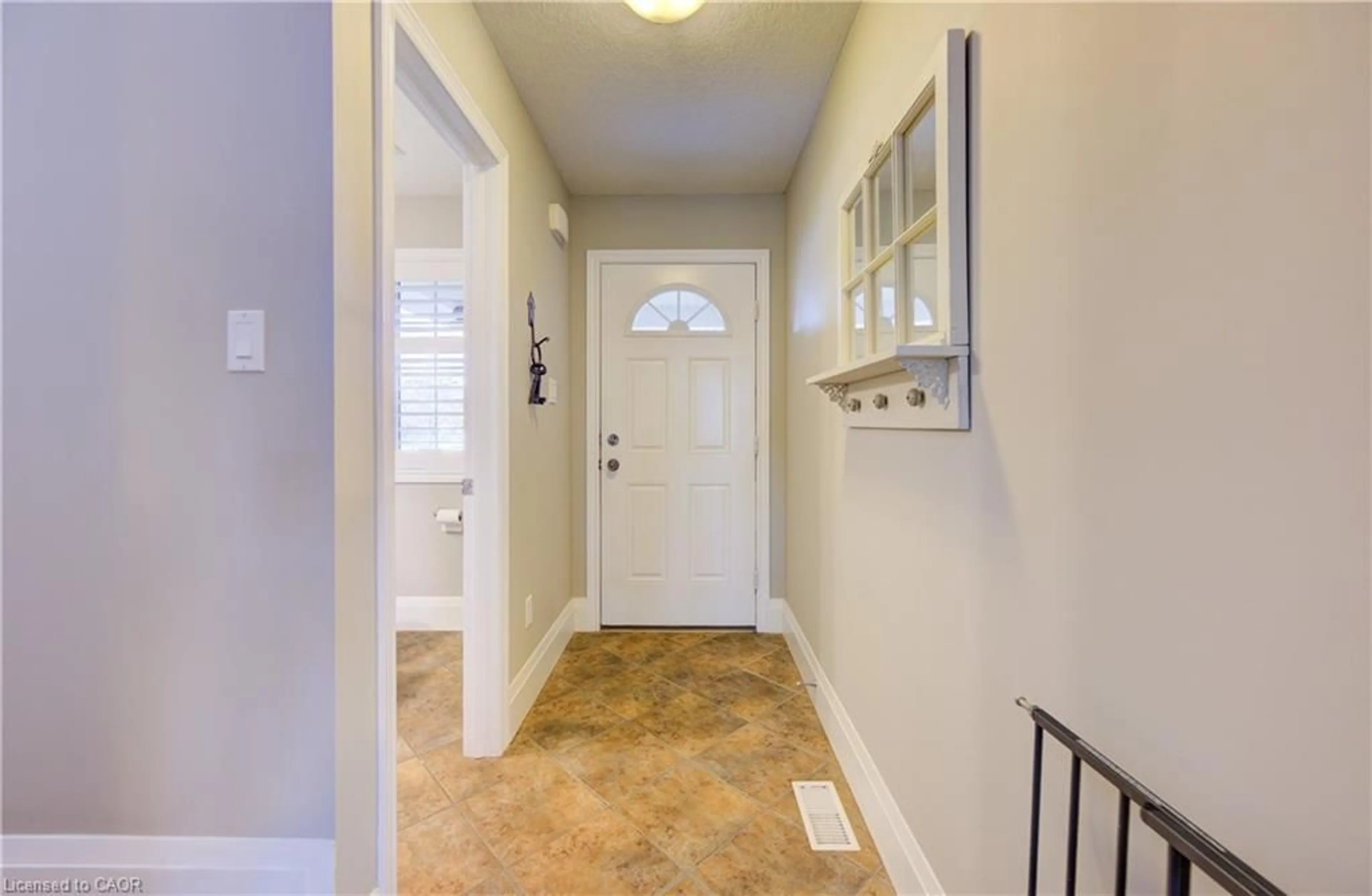 Indoor entryway for 131 Ravenswood Rd, Woolwich Ontario N0B 1M0