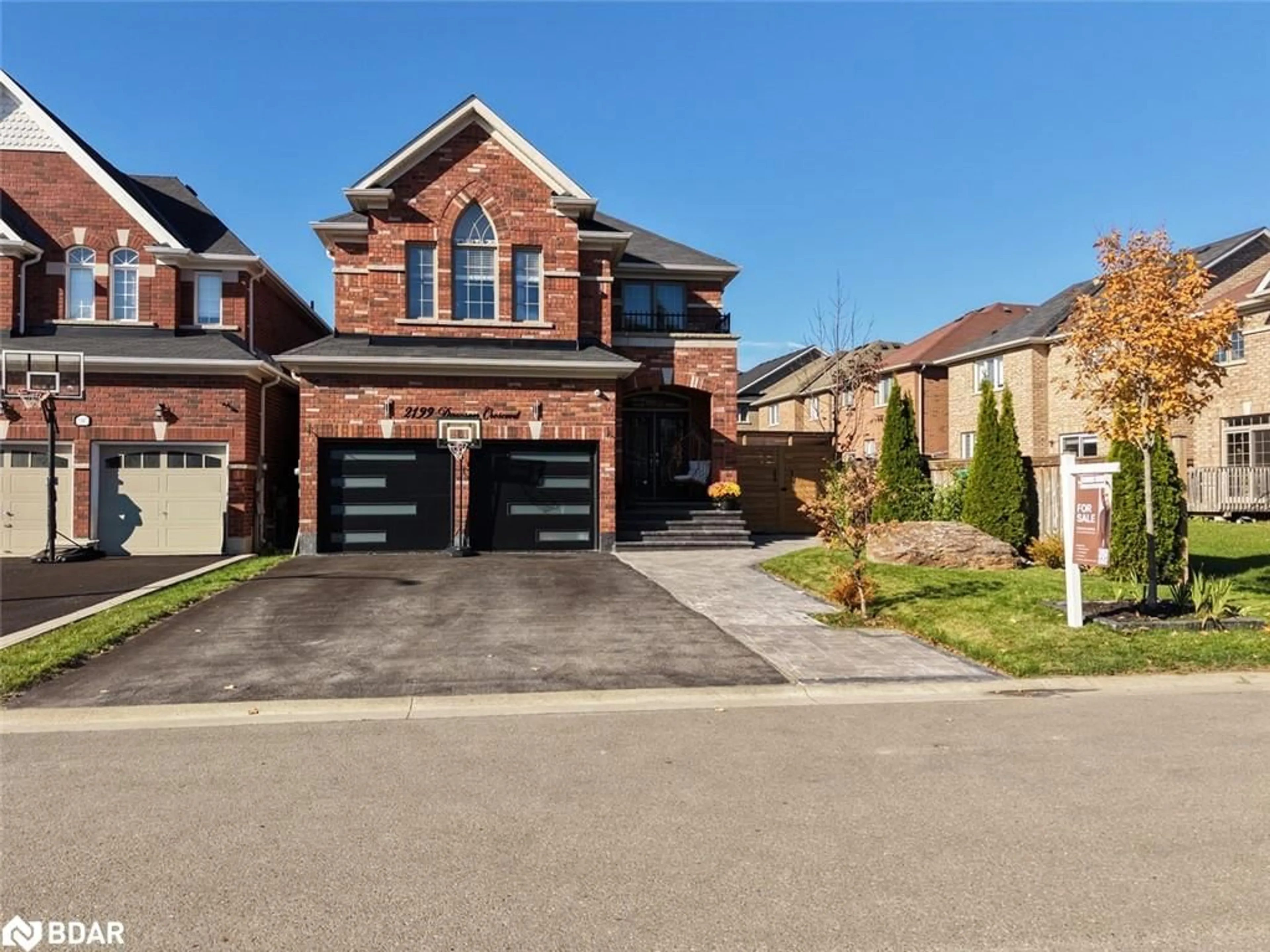 Home with brick exterior material, street for 2199 Dawson Cres, Innisfil Ontario L9S 0G9
