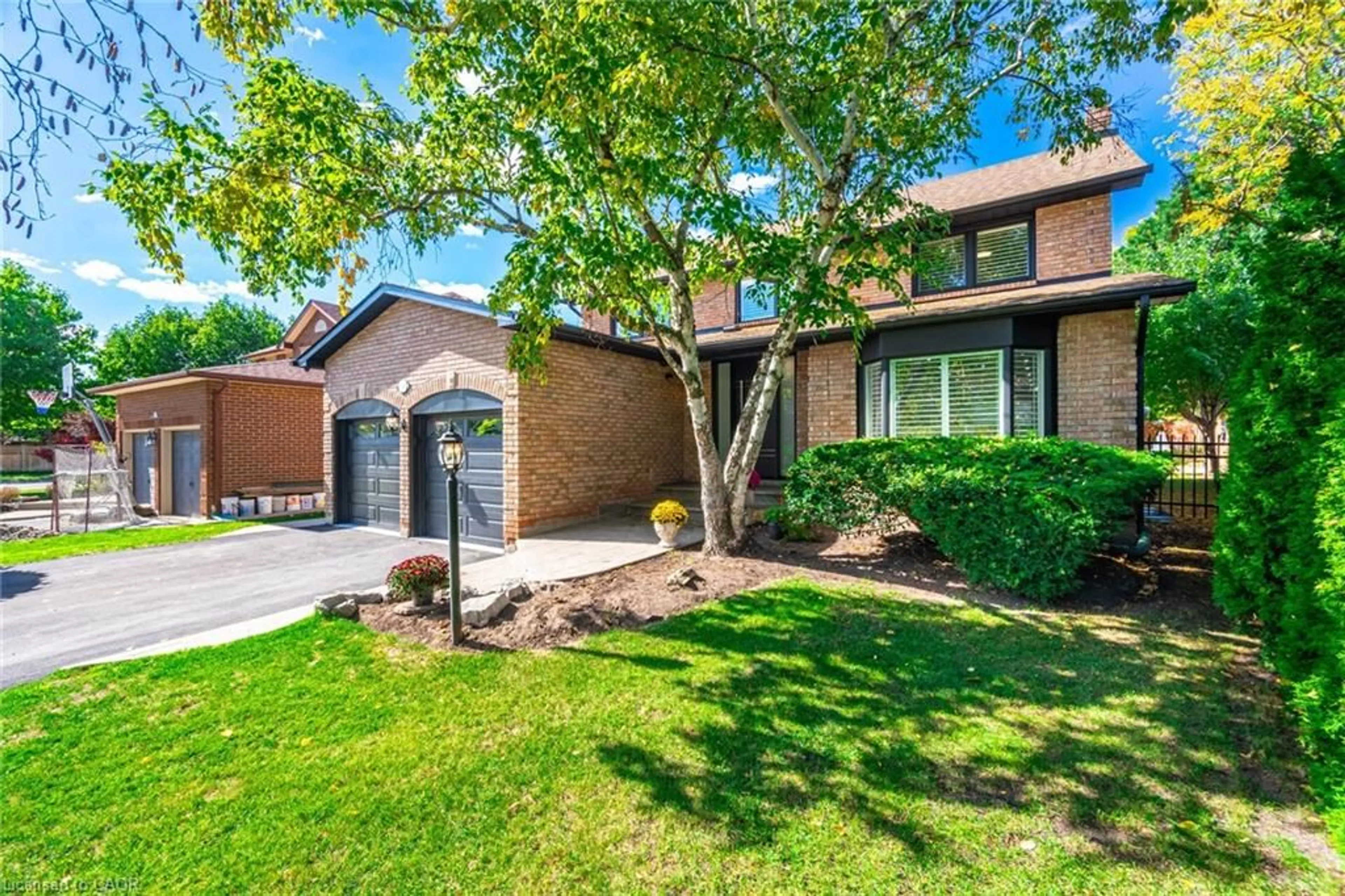 Home with brick exterior material, street for 1324 Birchcliff Dr, Oakville Ontario L6M 2A4