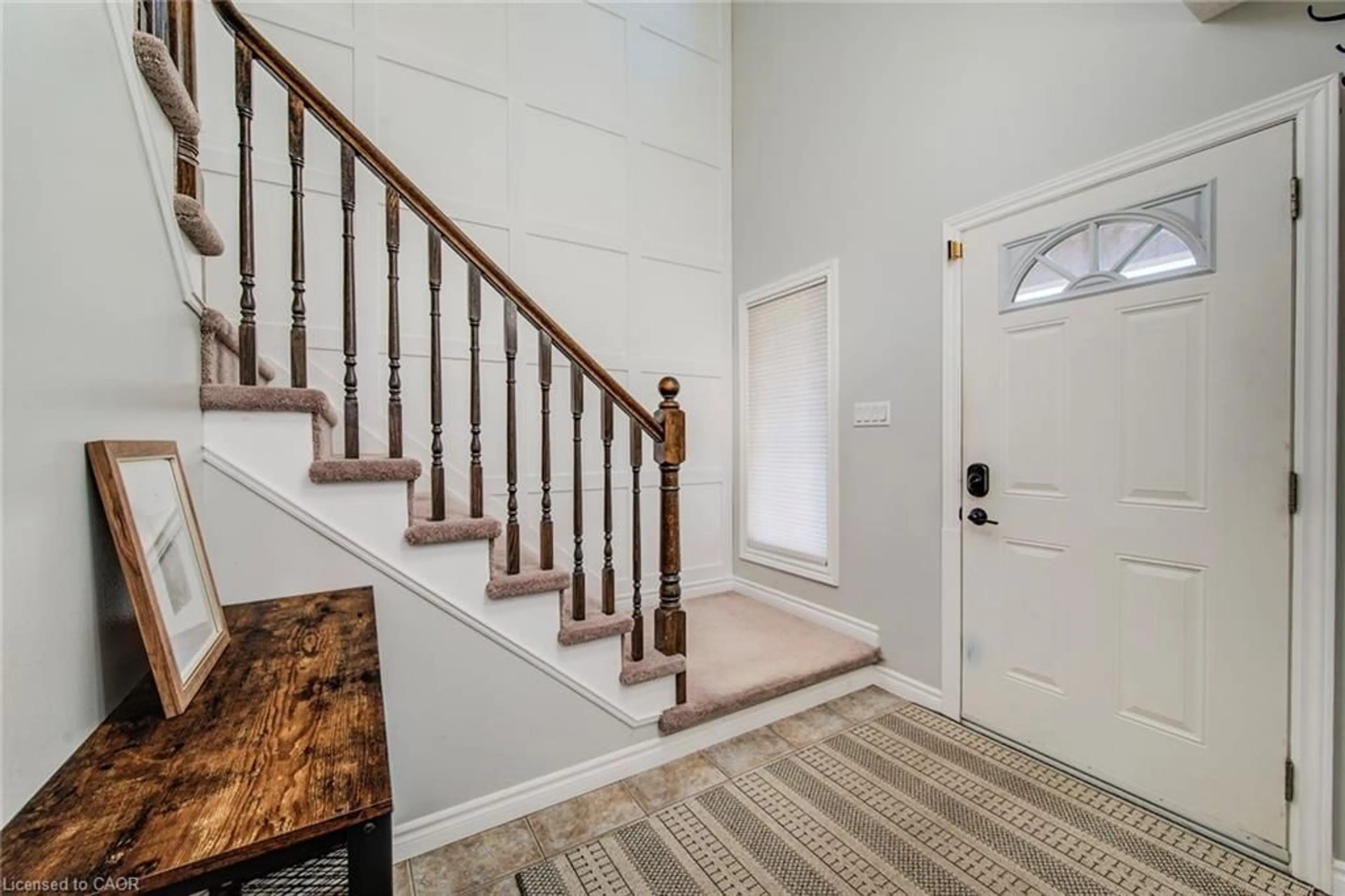 Indoor entryway for 354 Fennel St, Plattsville Ontario N0J 1S0