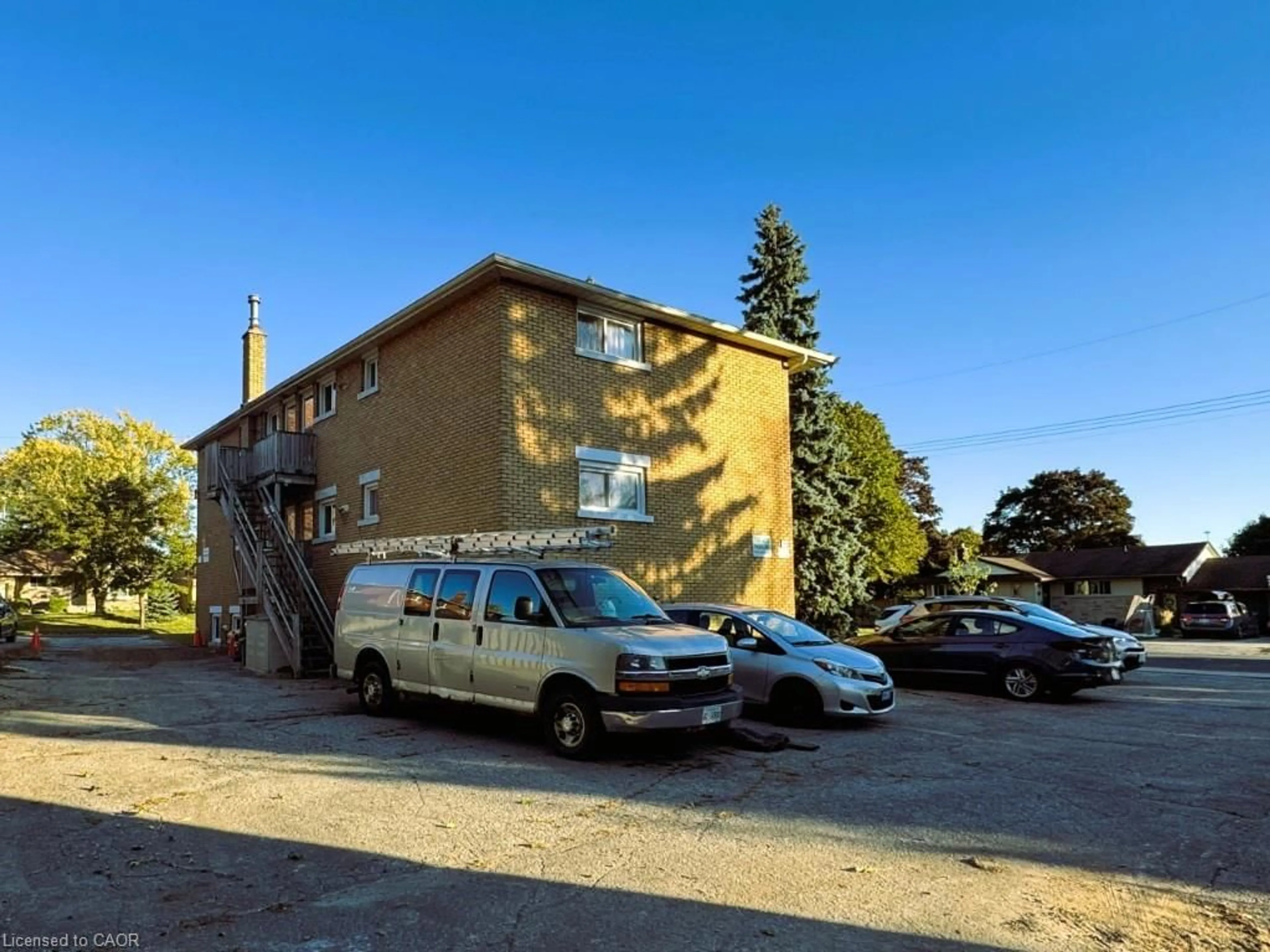 Unknown for 164 Donald St, Kitchener Ontario N2B 3G8