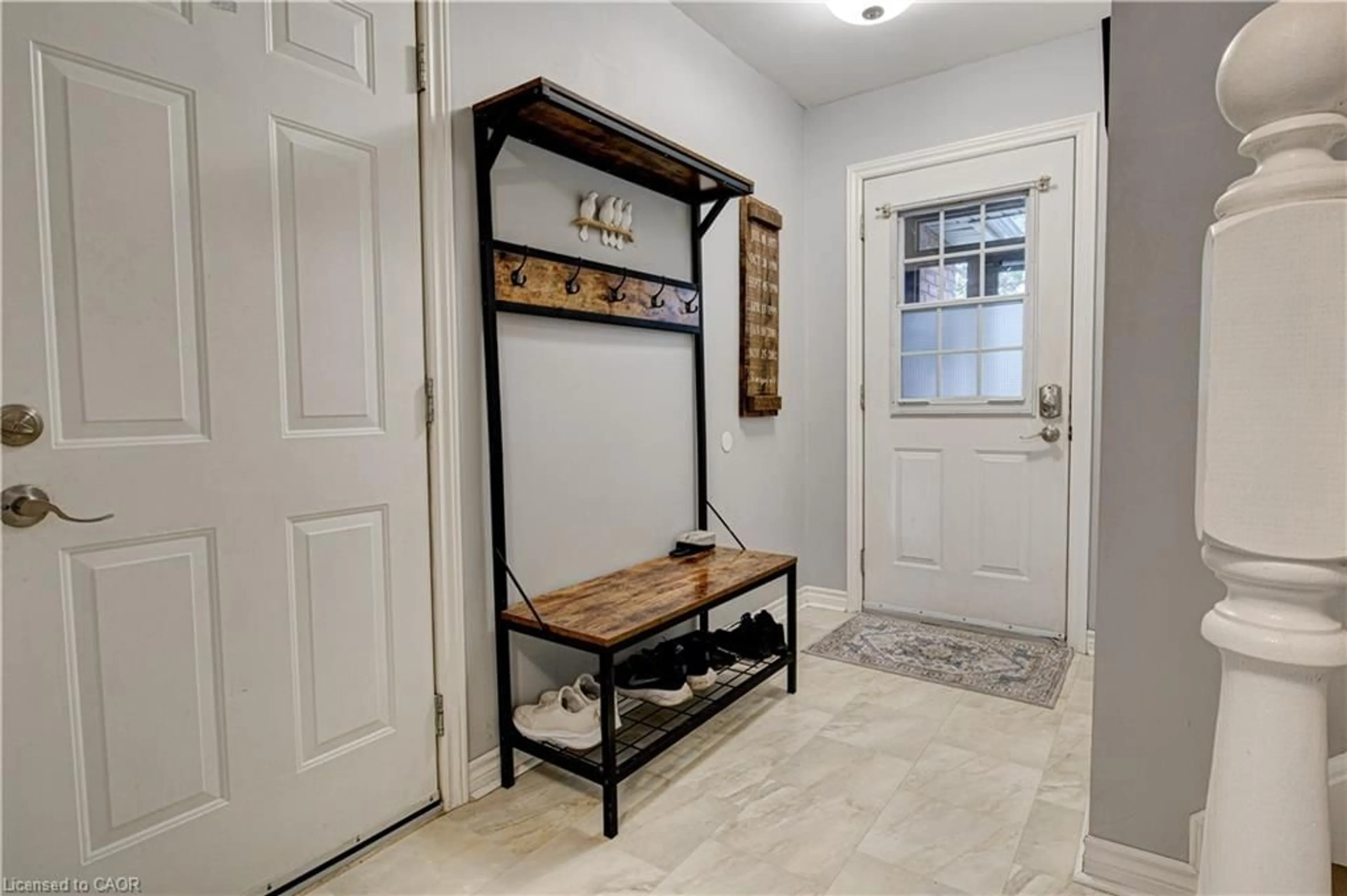 Indoor entryway for 51 Mcmeeken Dr, Cambridge Ontario N3C 4E4
