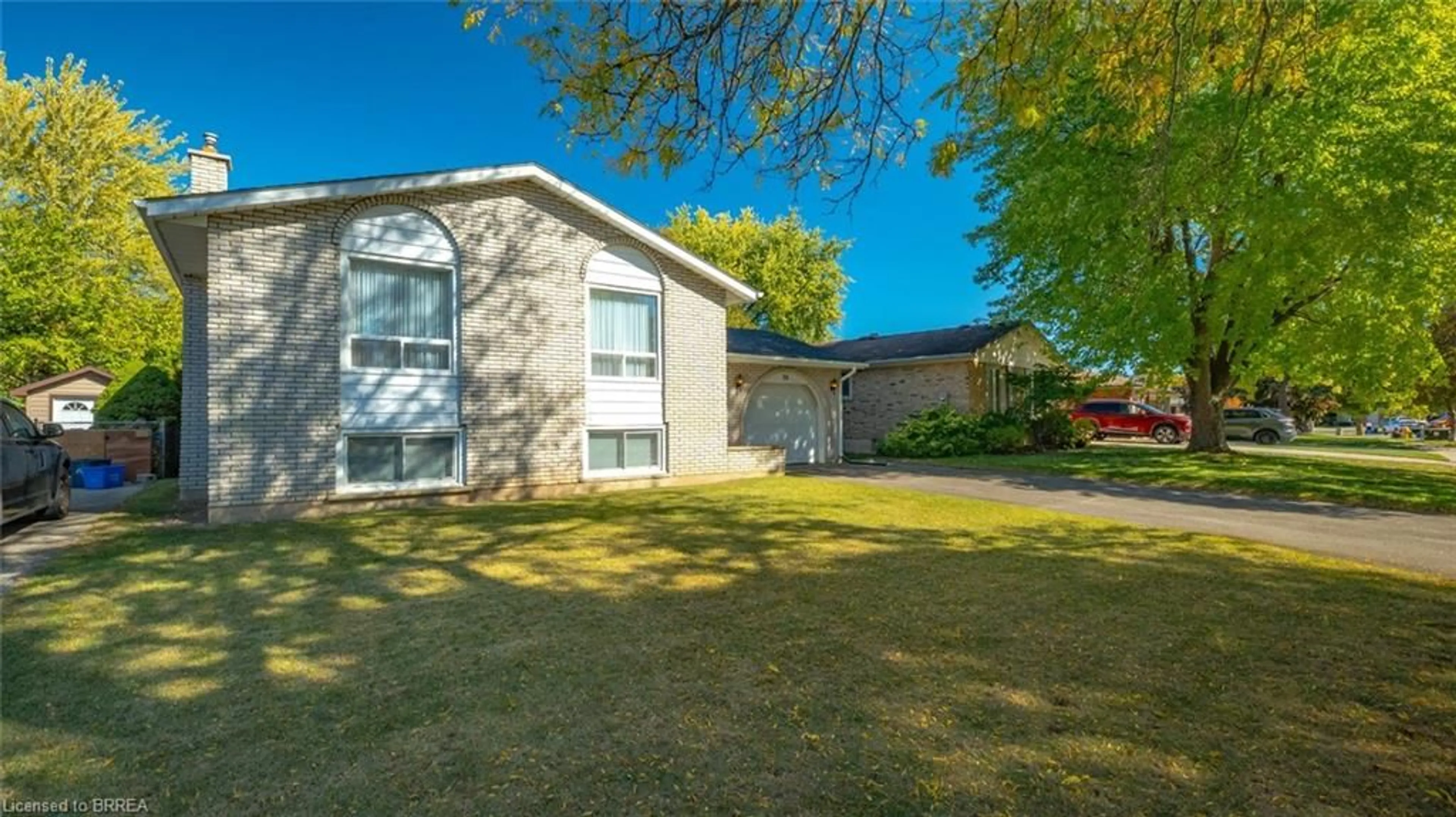 A pic from outside/outdoor area/front of a property/back of a property/a pic from drone, street for 30 Stodola Dr, Brantford Ontario N3R 6J5