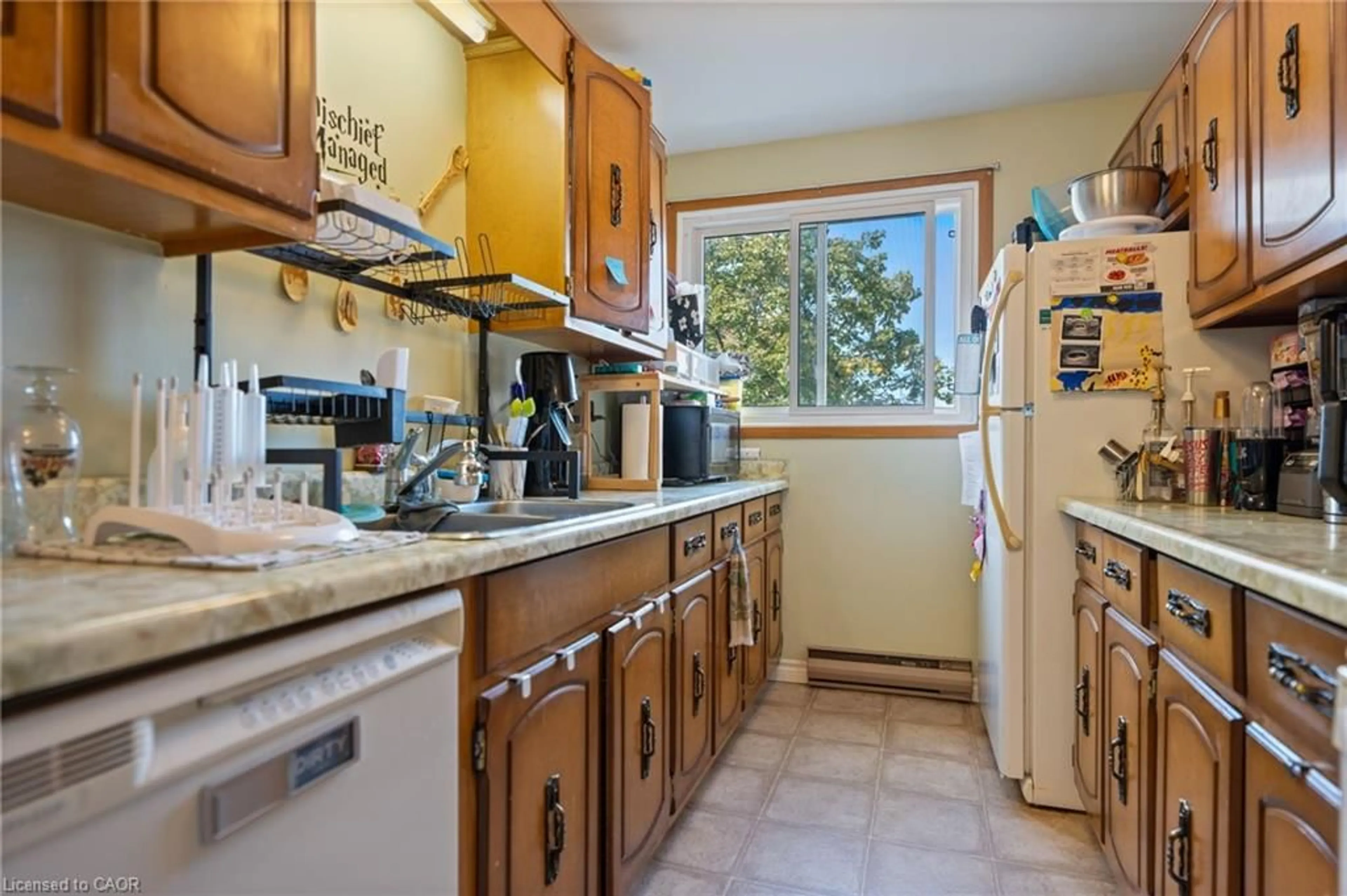 Standard kitchen, ceramic/tile floor for 10 Montclair Cres #5, Simcoe Ontario N3Y 4R9