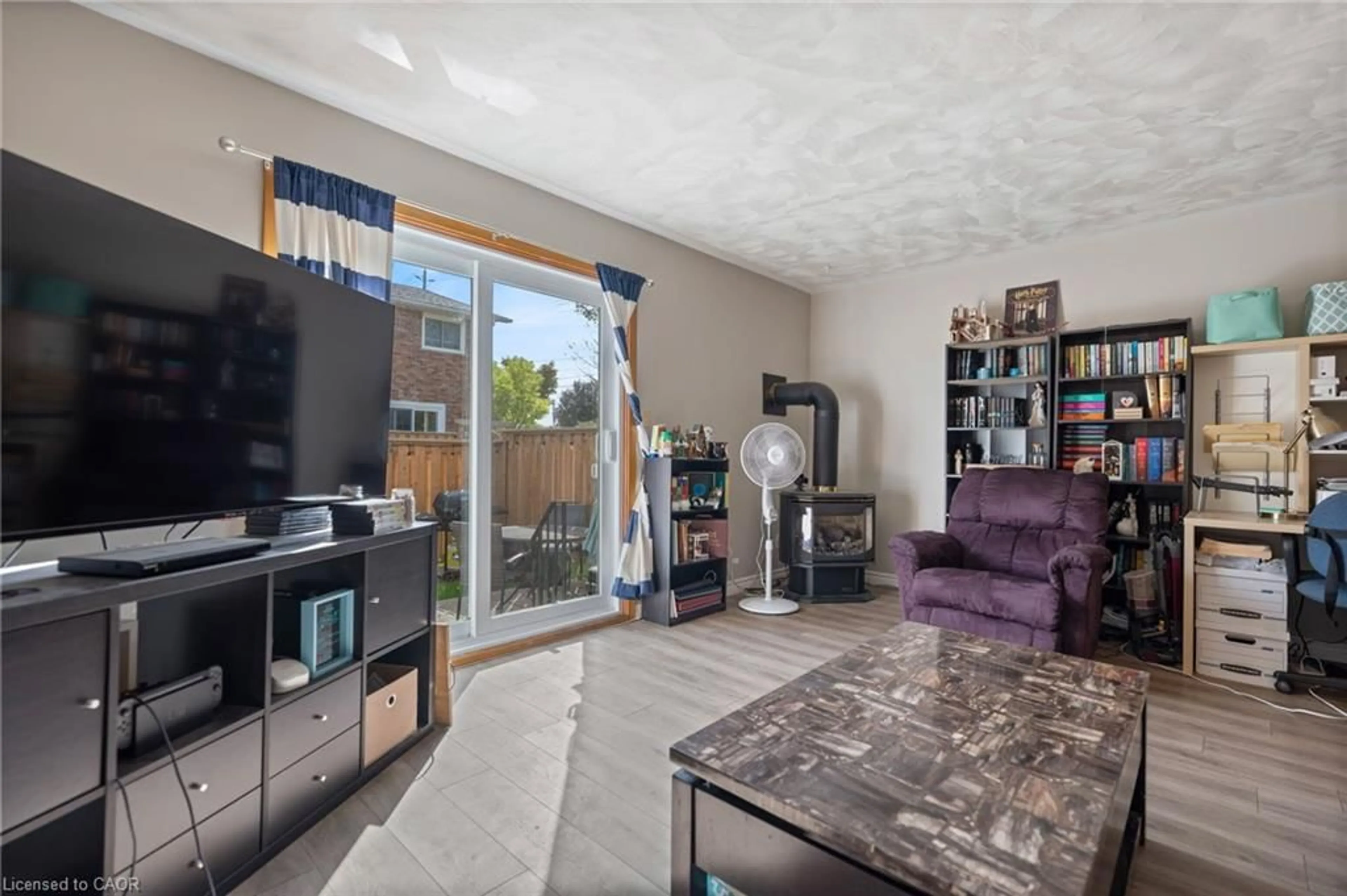 Living room with furniture, unknown for 10 Montclair Cres #5, Simcoe Ontario N3Y 4R9