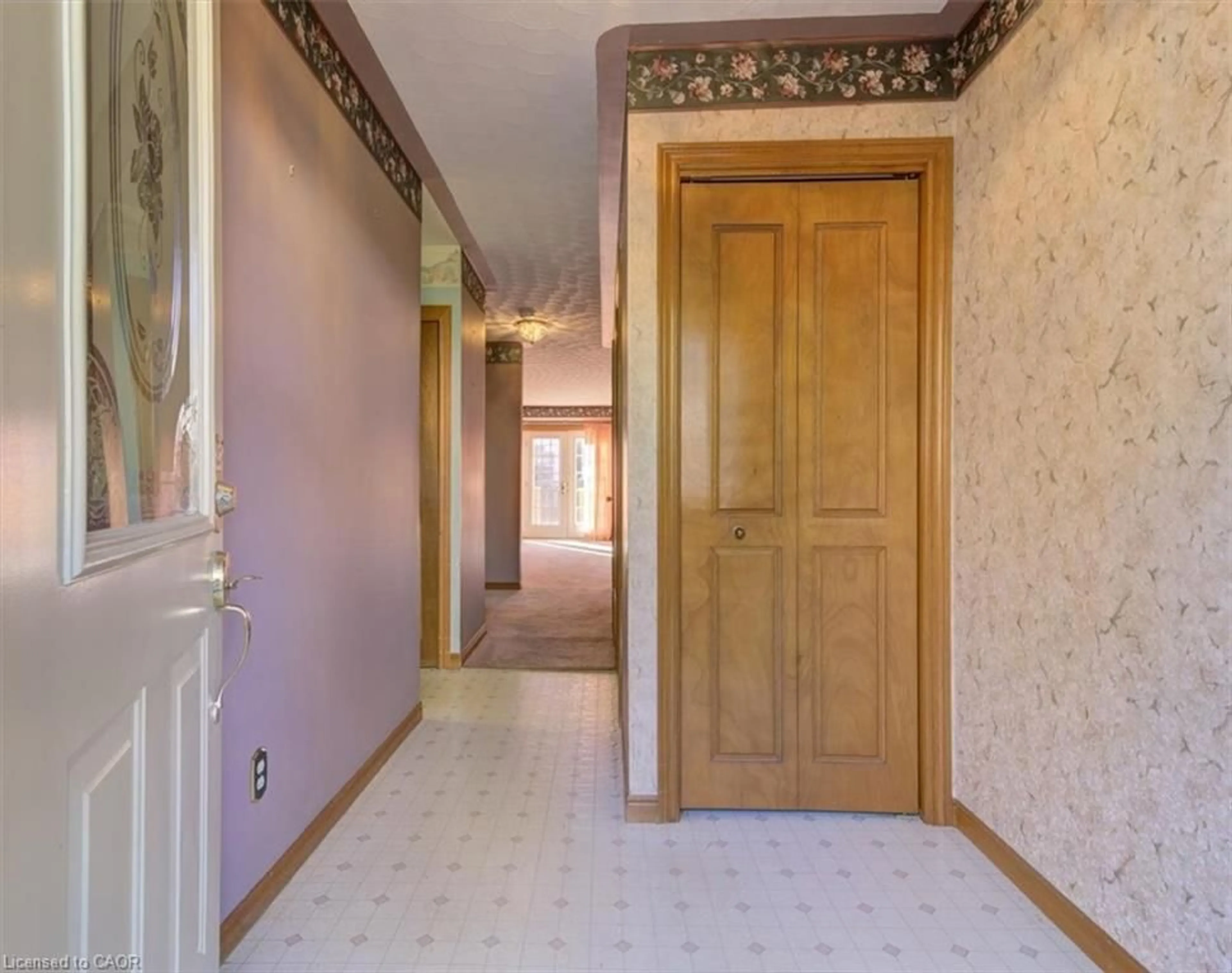 Indoor foyer for 42 Donly Dr #2, Simcoe Ontario N3Y 5L2