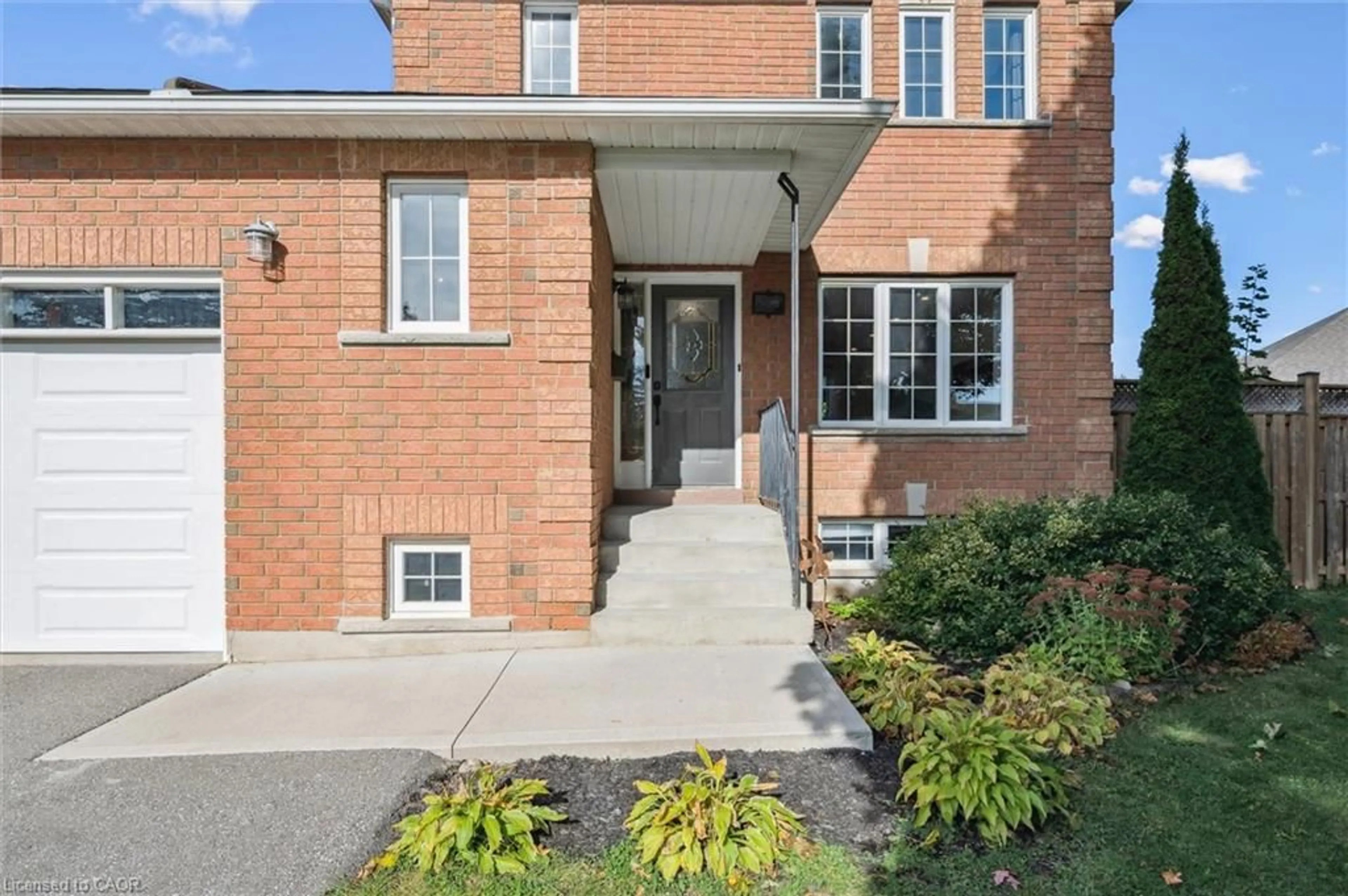 Unknown for 334 Daniel Cres, Elora Ontario N0B 1S0