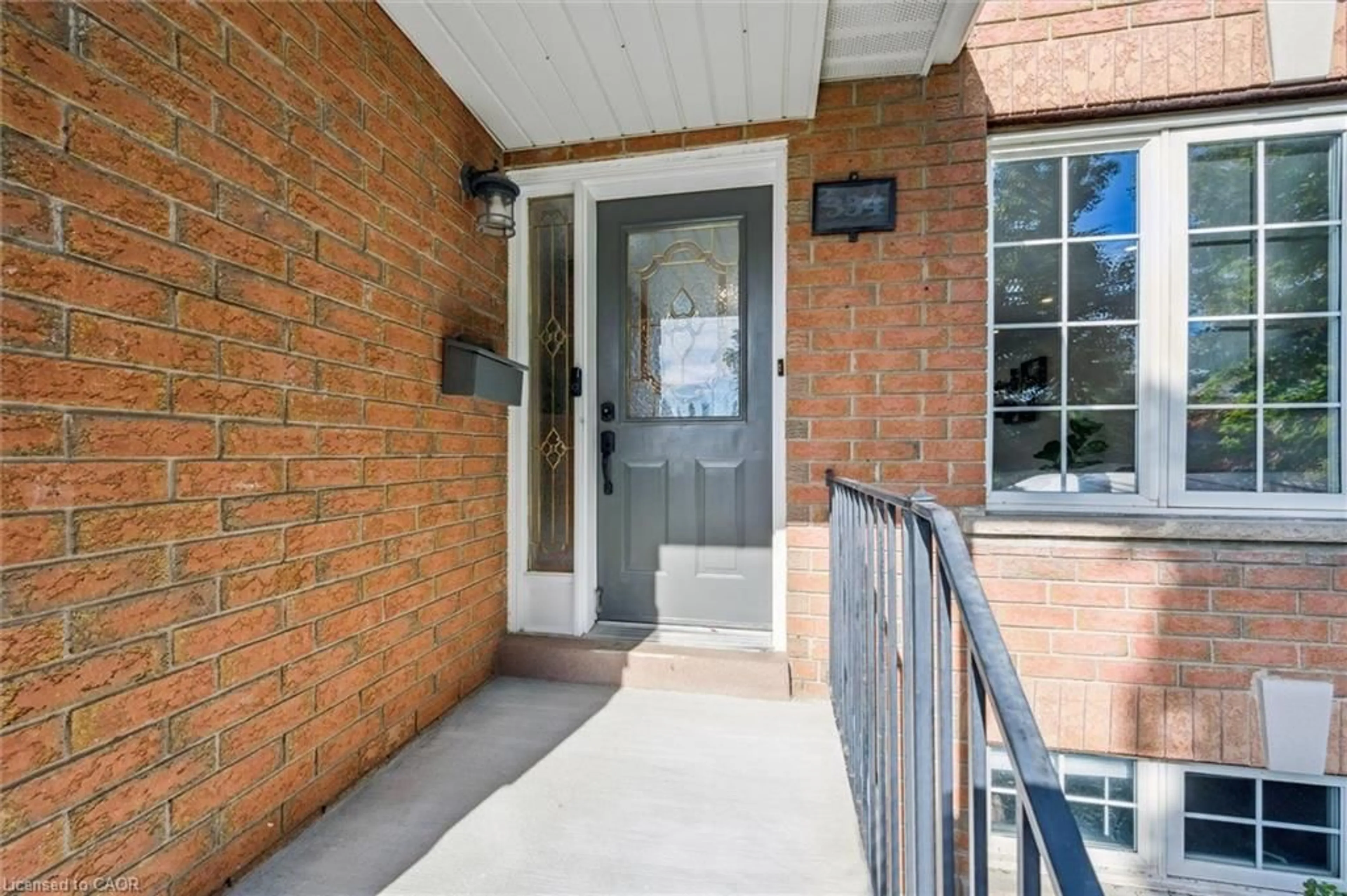 Indoor entryway for 334 Daniel Cres, Elora Ontario N0B 1S0