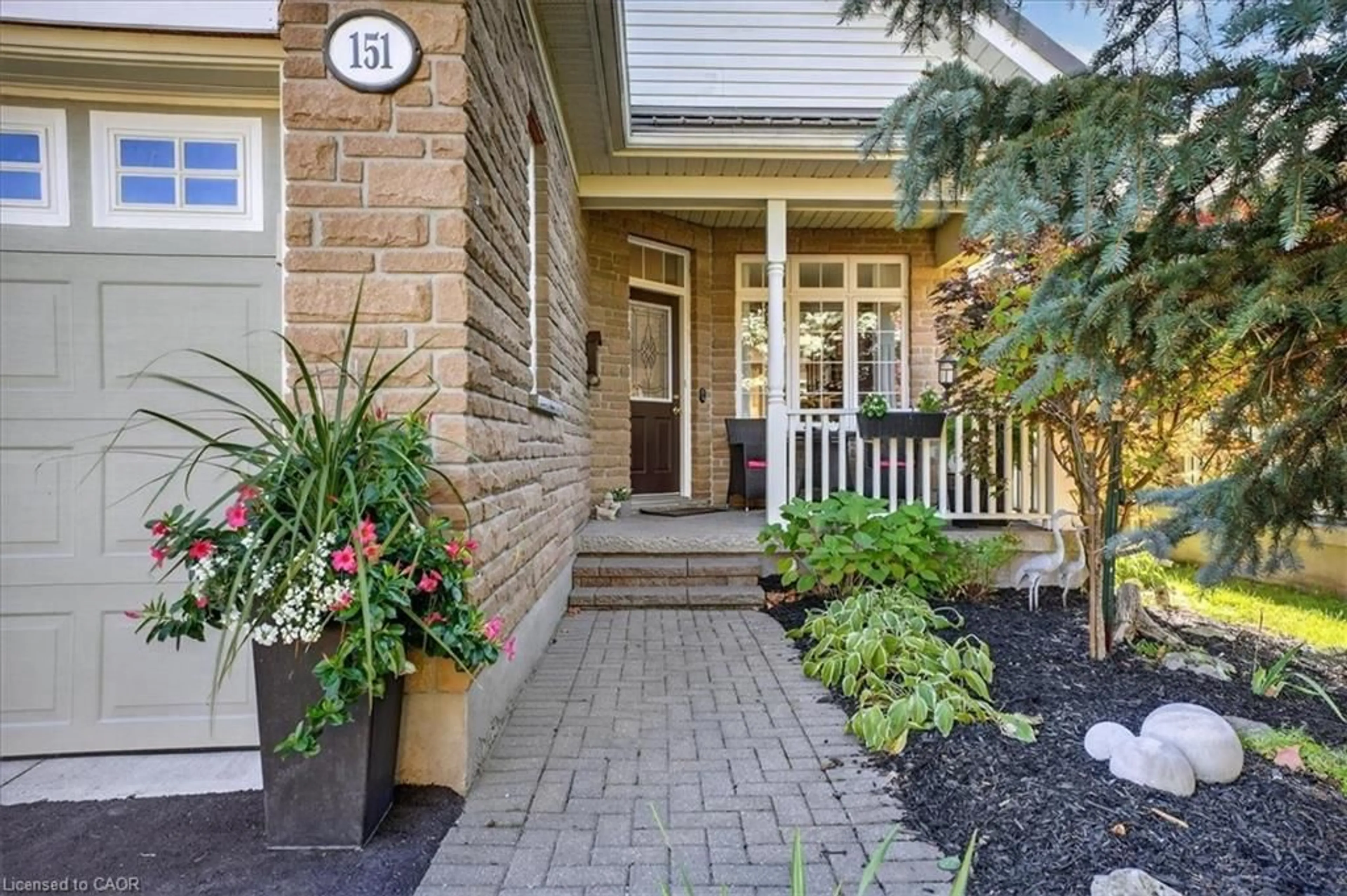 Indoor entryway for 151 Reiber Crt, Waterloo Ontario N2L 6N2