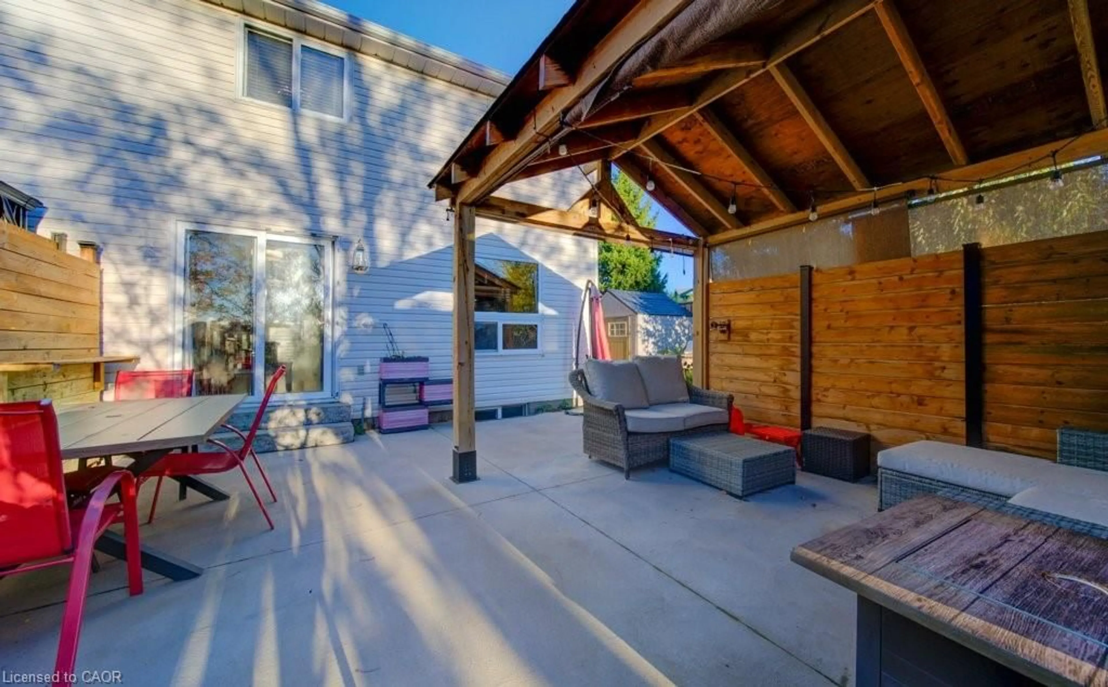 Patio, street for 112 Highbrook St, Kitchener Ontario N2E 3P3