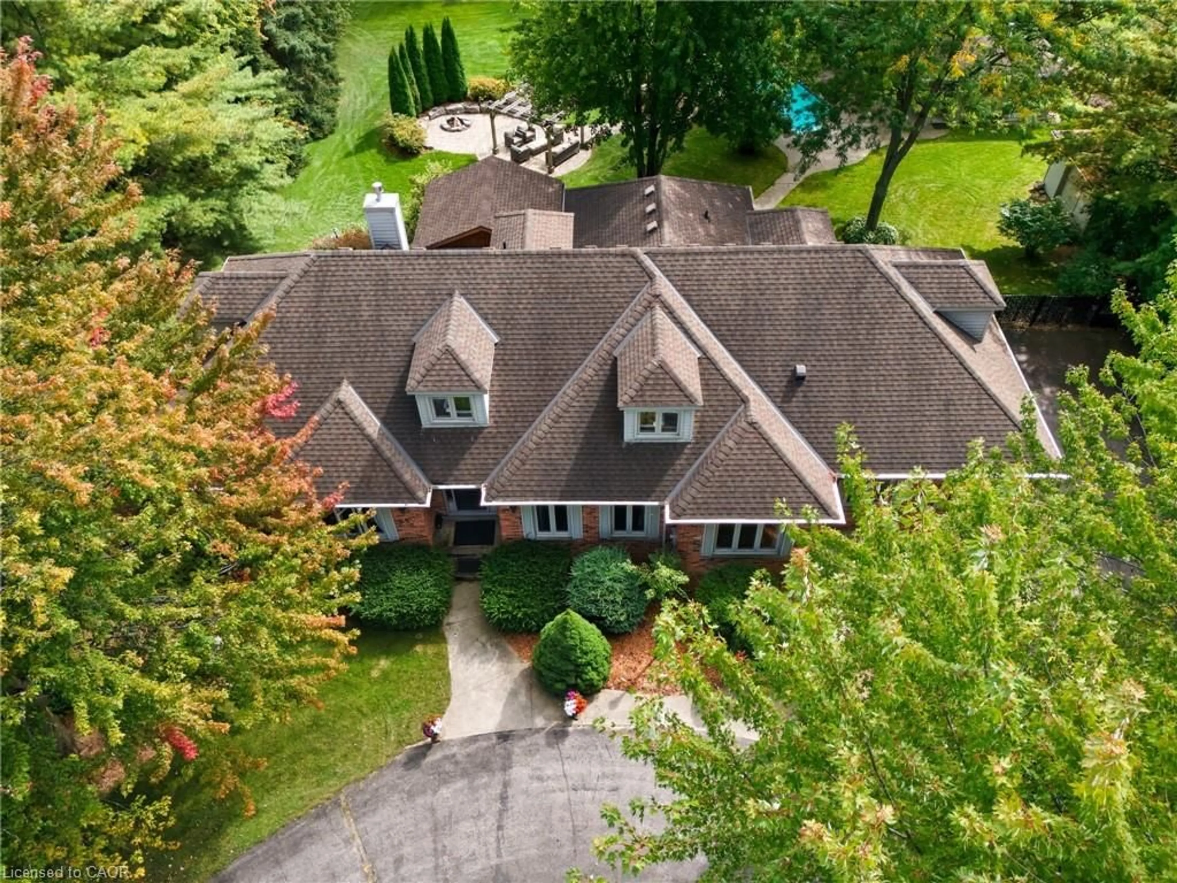 A pic from outside/outdoor area/front of a property/back of a property/a pic from drone, street for 55 Bridle Path, Puslinch Ontario N0B 2J0