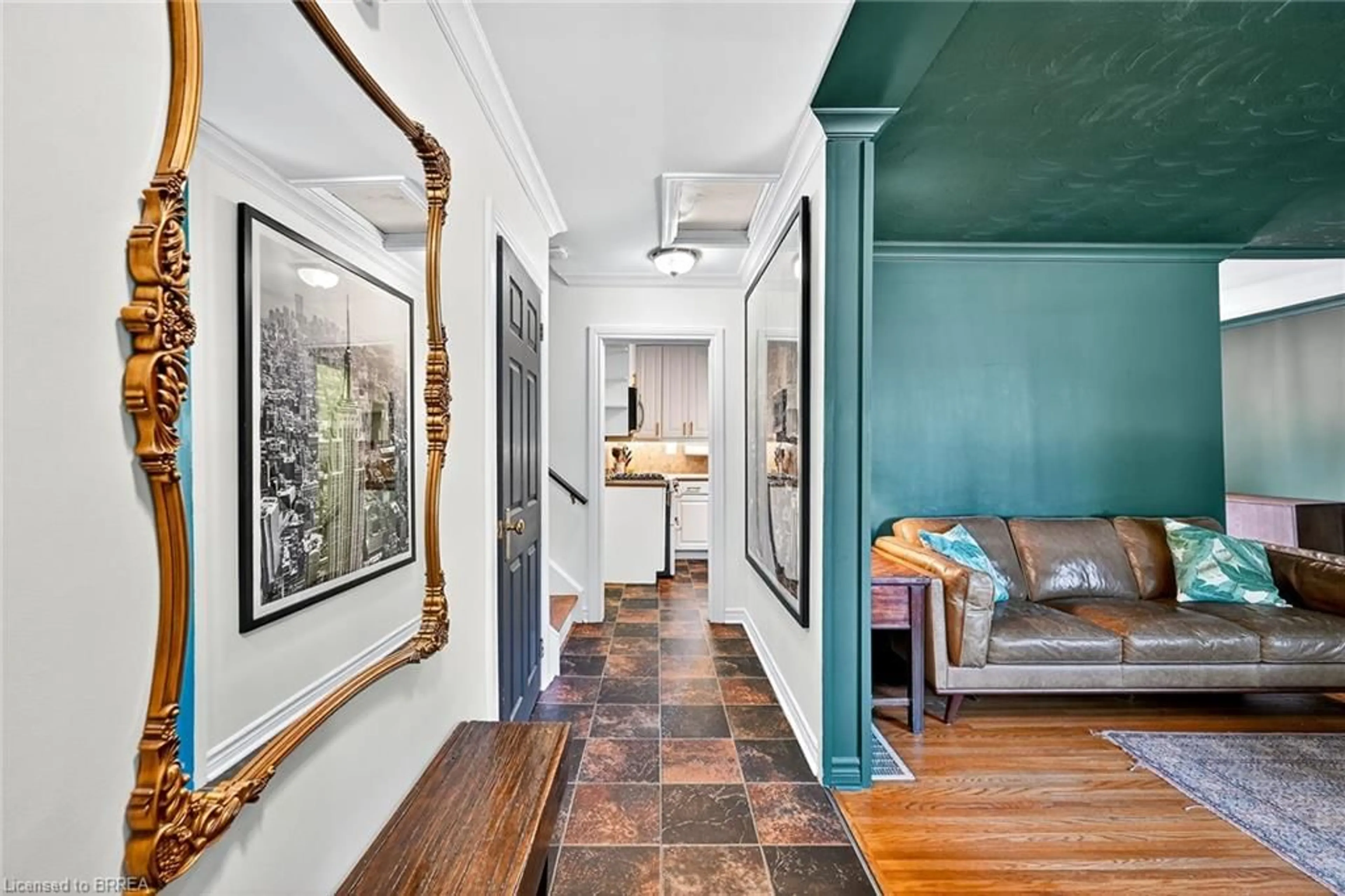 Indoor entryway for 44 Market St, Paris Ontario N3L 3B2