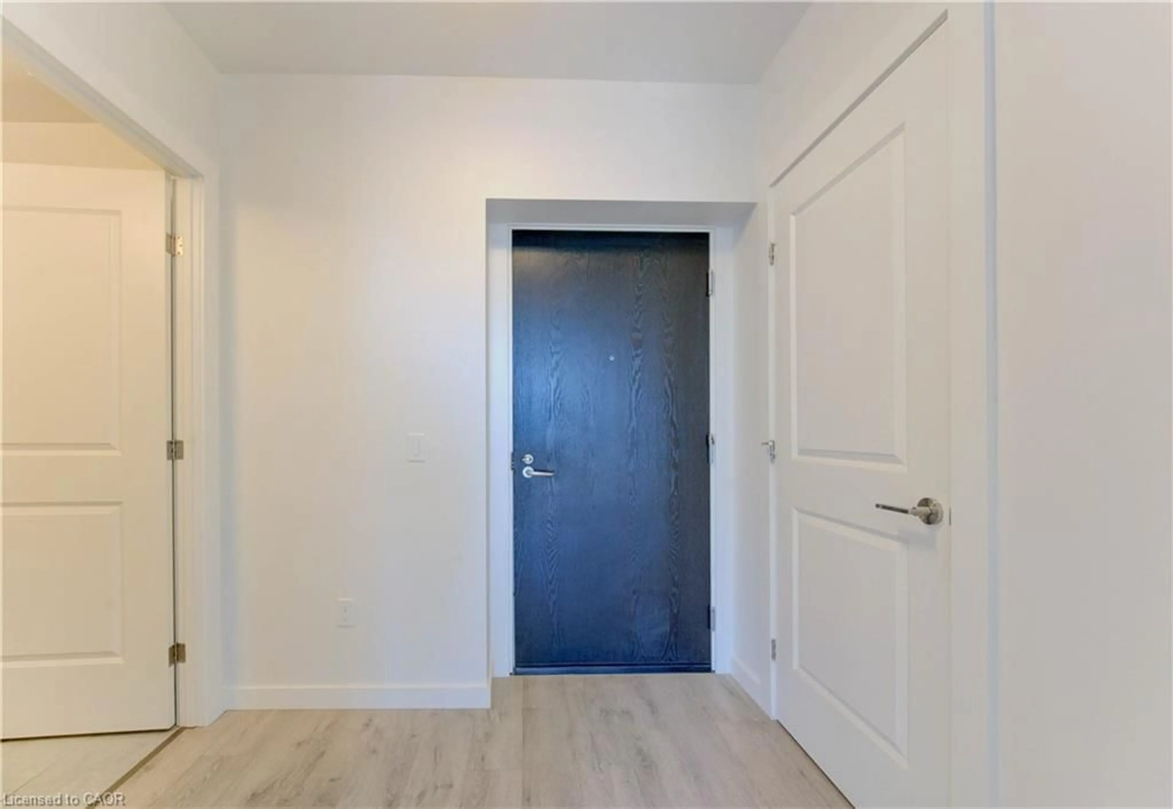 Indoor entryway for 181 King Street South #1612, Waterloo Ontario N2J 0E7